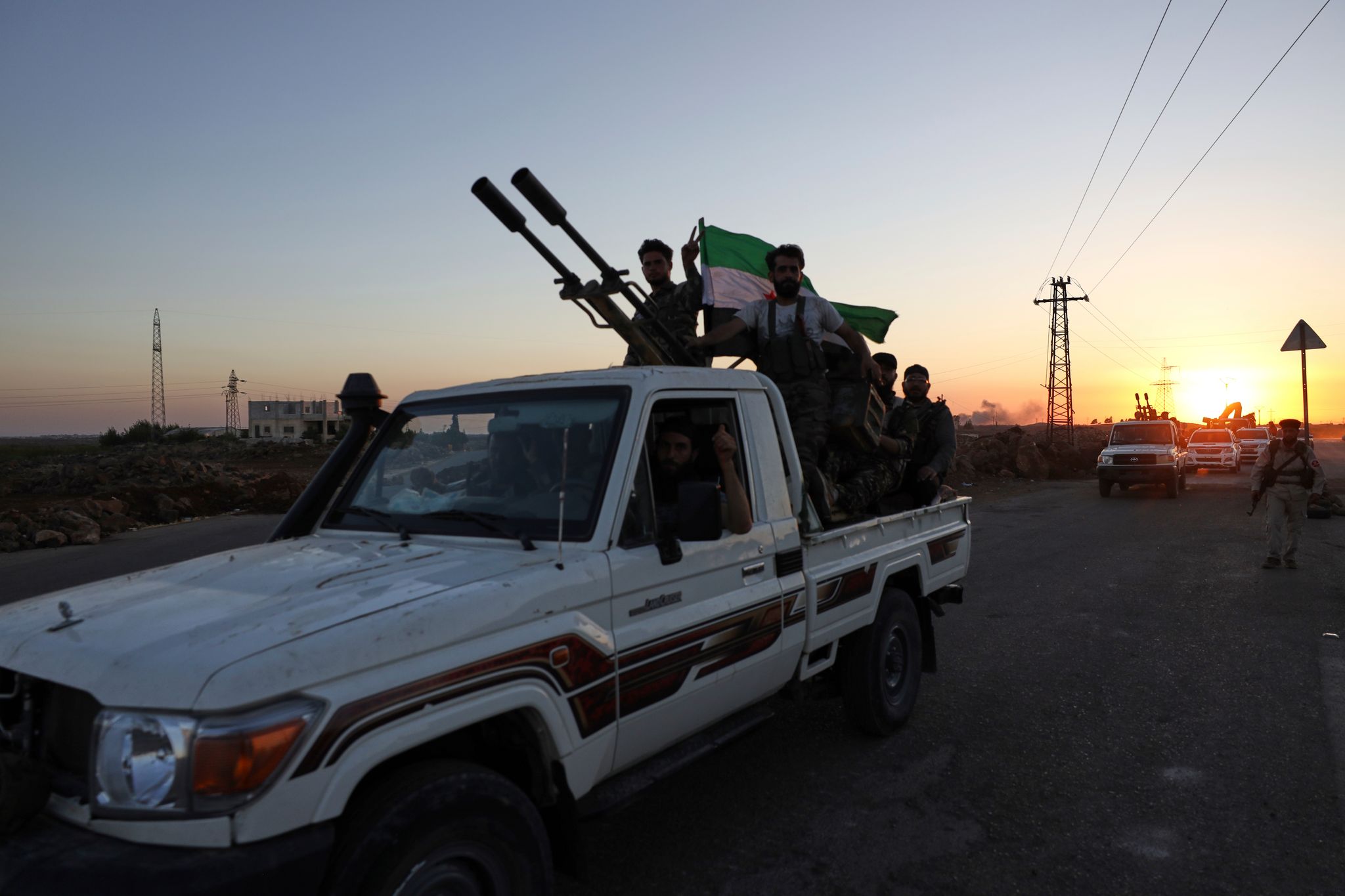Truppen der syrischen Regierung kämpfen in Suwaida an Seite sunnitischer Beduinen.