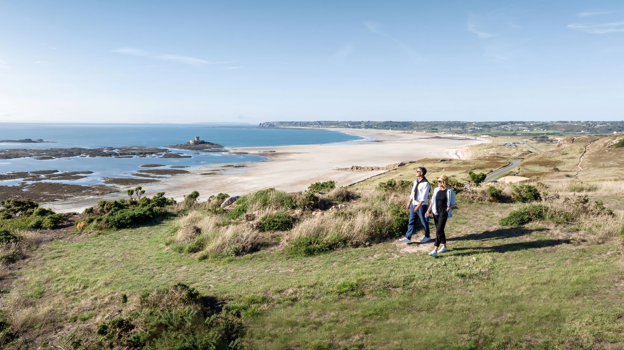 Auf 77 Kilometern führt der «Jersey Tidal Trail» vorbei an imposanten Steilklippen und weitläufigen Buchten.
