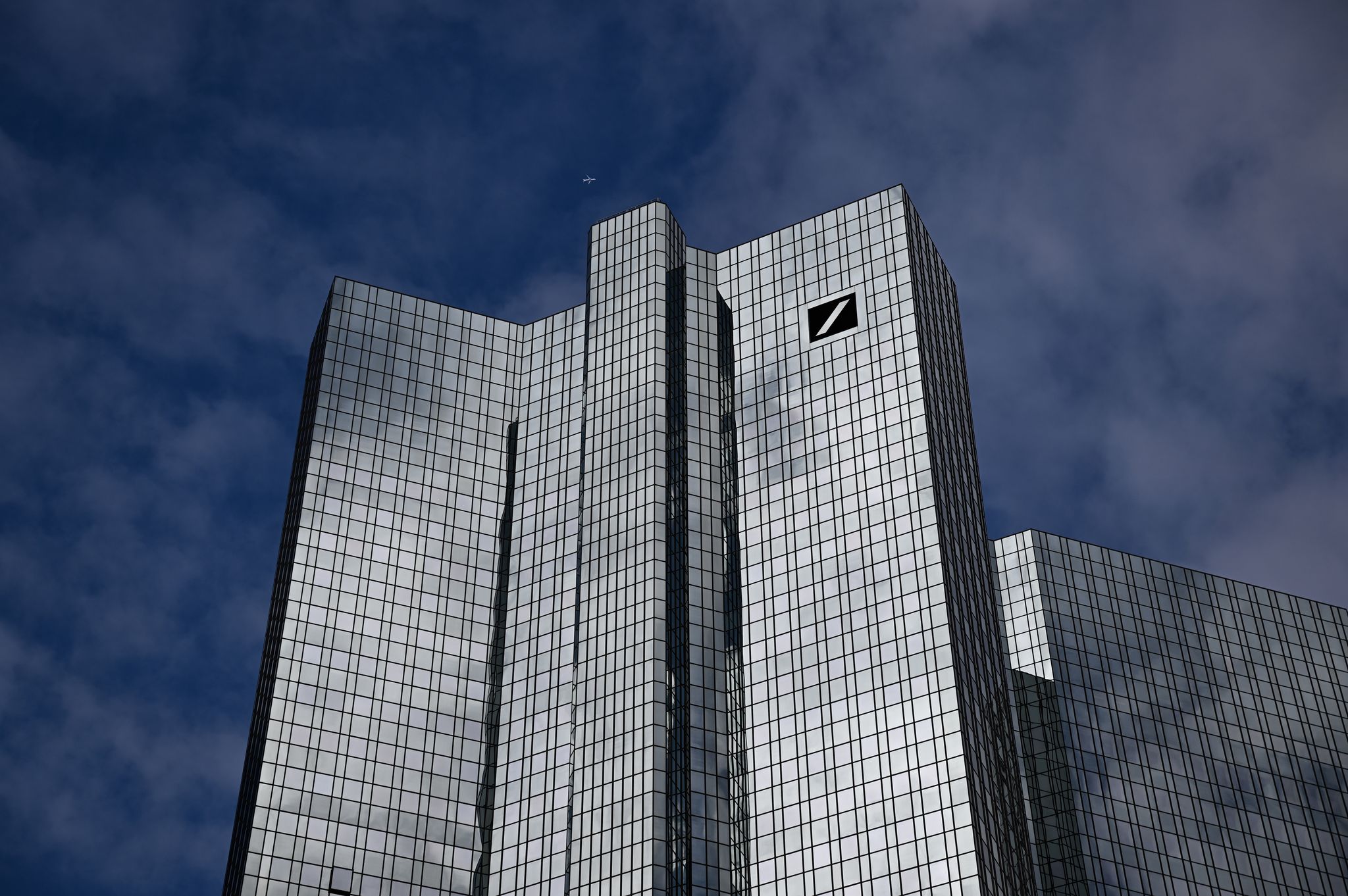 Ex-Investmentbanker fordert rund 152 Millionen von Deutscher Bank (Archivbild)