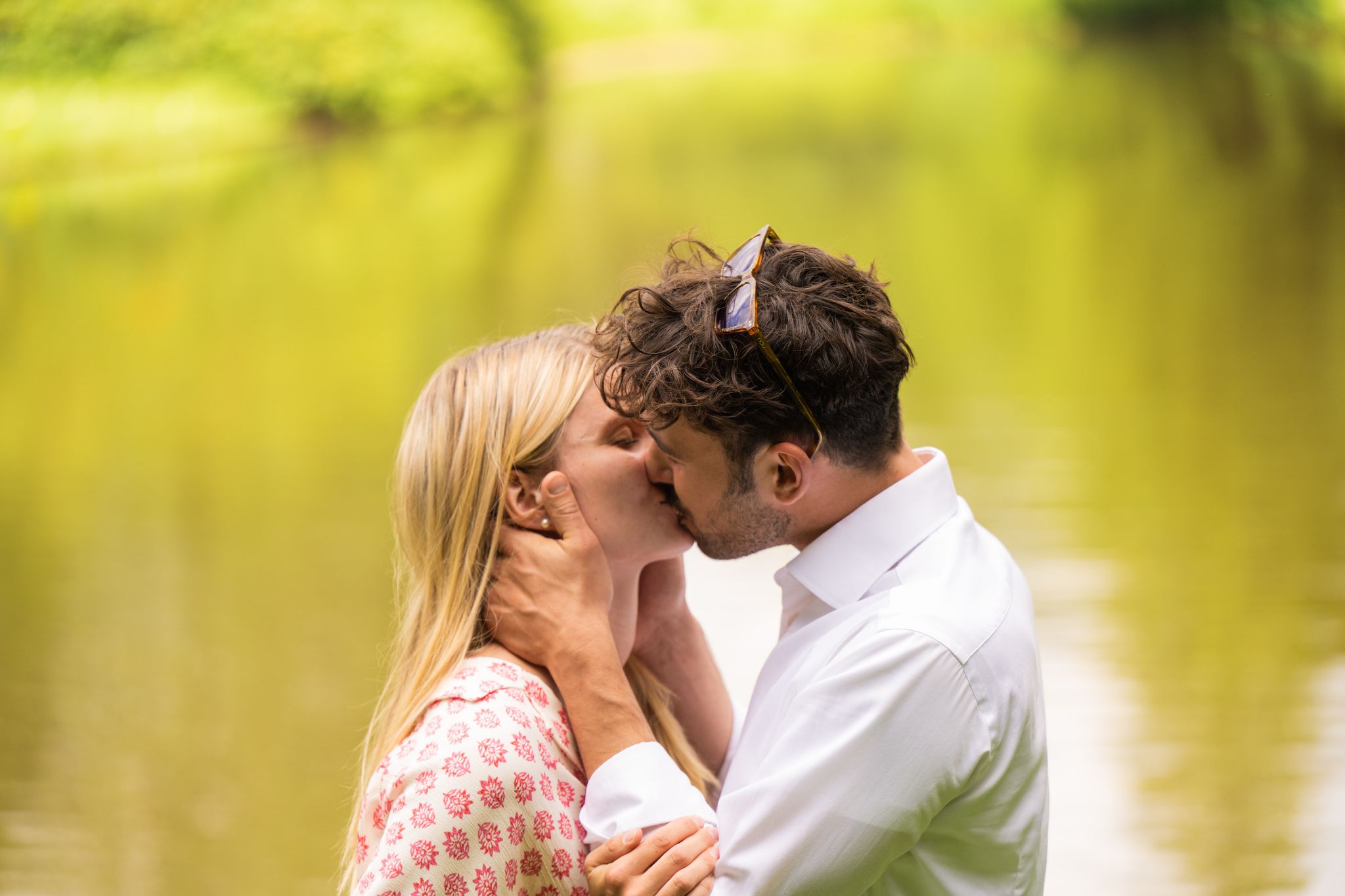 Ein Feuerwerk an Glückshormonen: Küssen ist eine der stärksten sinnlichen Möglichkeiten, sich nahezukommen.