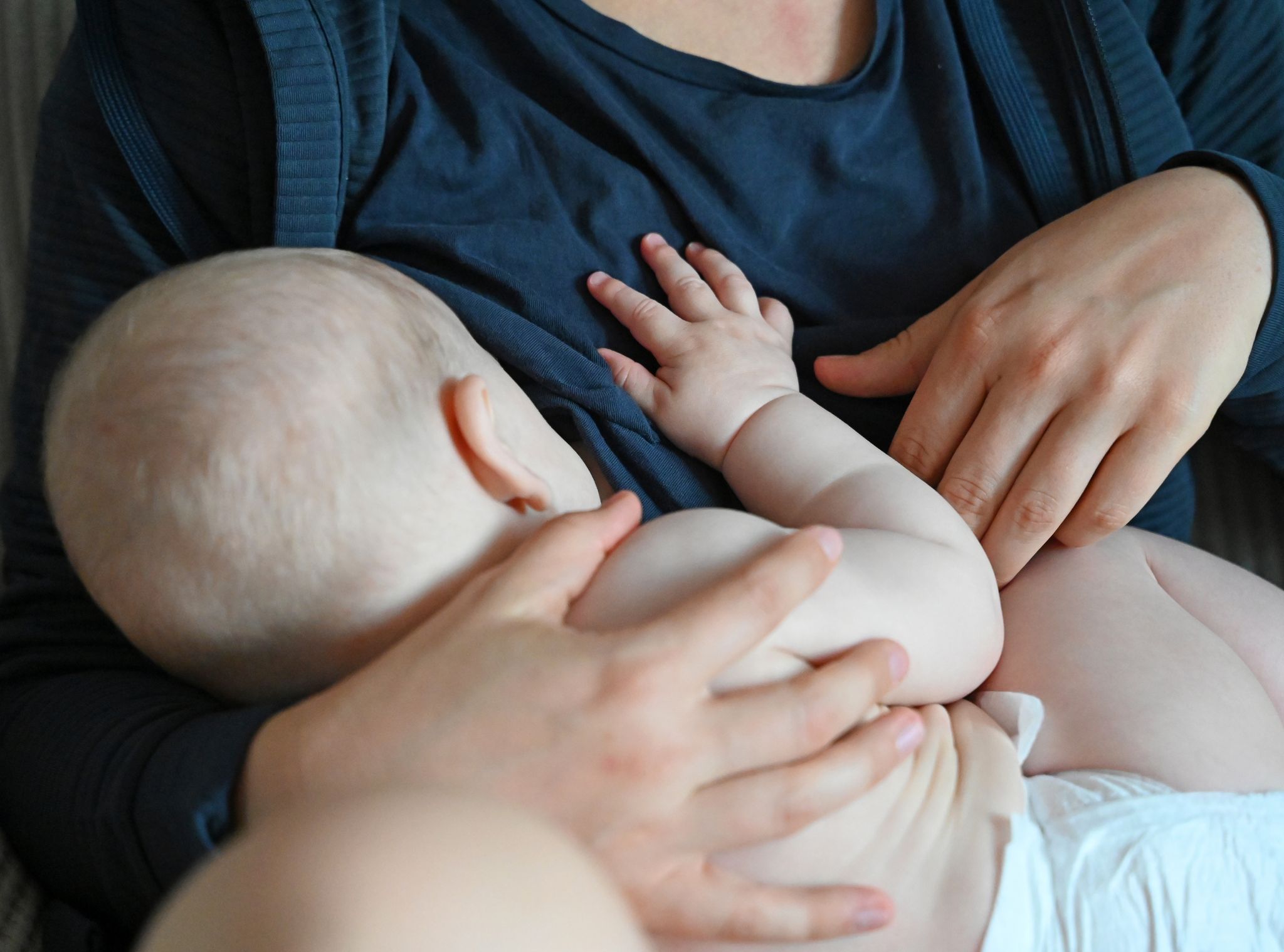 Ein Baby zu bekommen bleibt auch in krisenreichen Zeiten ein häufiger Wunsch. (Symbolbild)