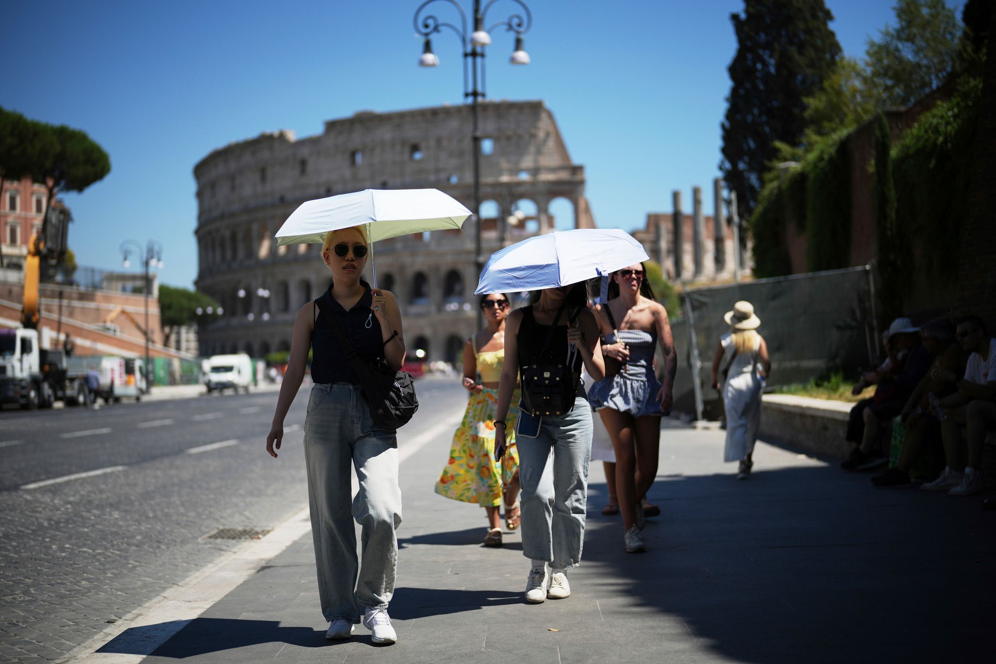 Große Hitze auch in Rom. Reiserechtlich gesehen aber genügt Hitze allein nicht als Begründung für einen kostenfreien Reiserücktritt.