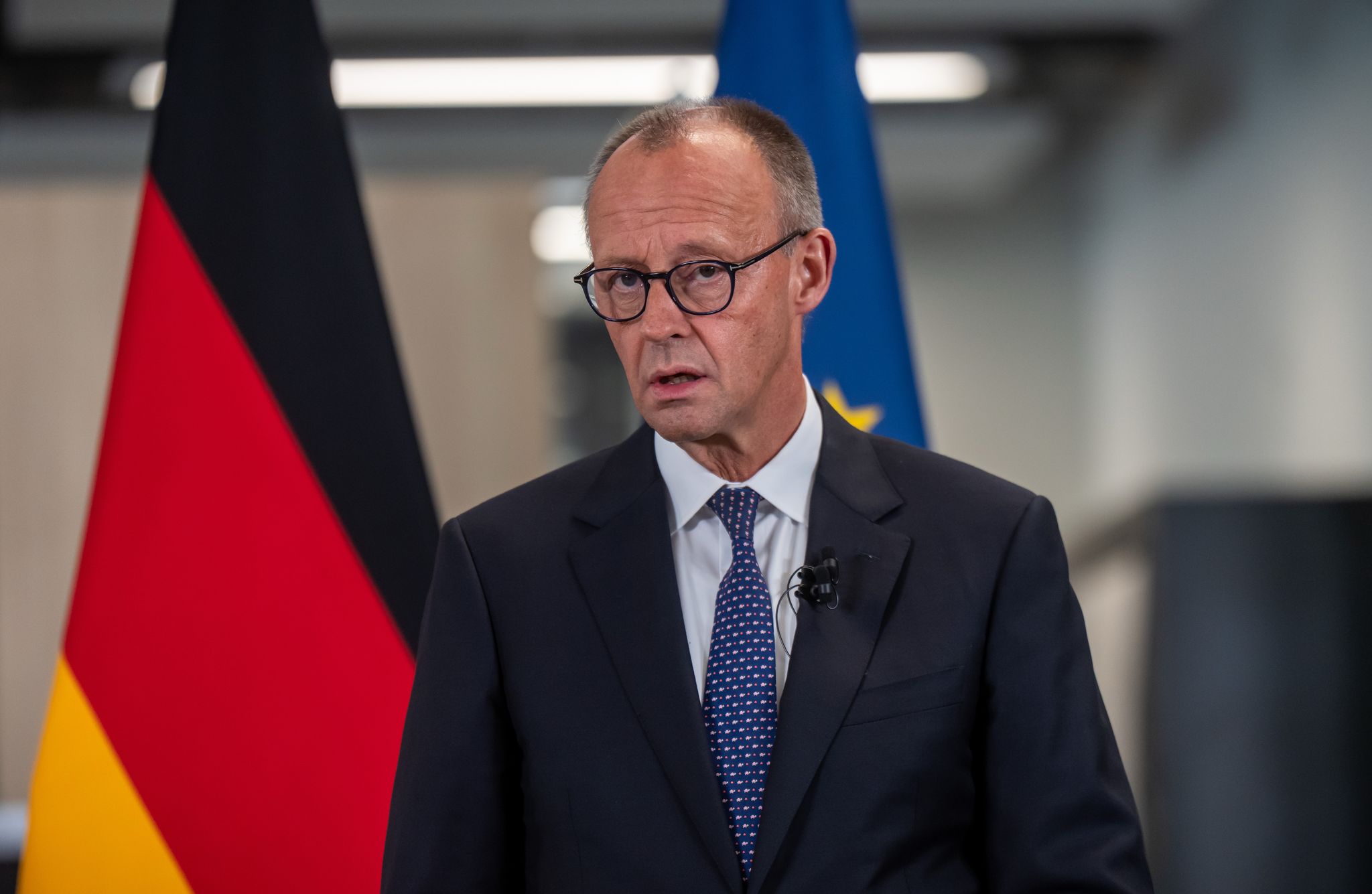 Bei seinem Besuch in Großbritannien äußerte der Kanzler sich zu den Gesprächen mit den USA über Patriot-Systeme für die Ukraine.