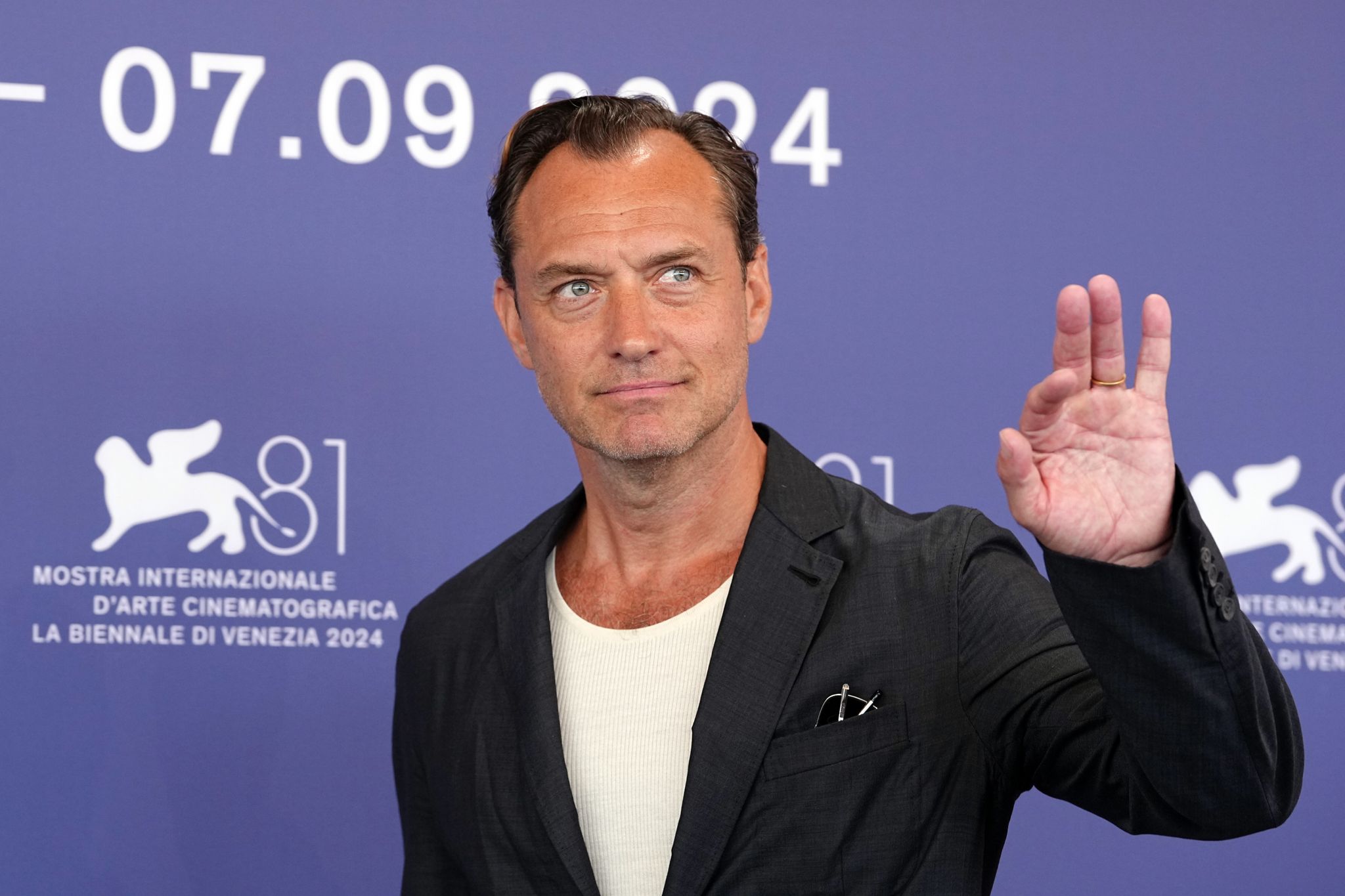 Auch im vergangenen Jahr kam Jude Law mit einem Film nach Venedig (Archivbild).