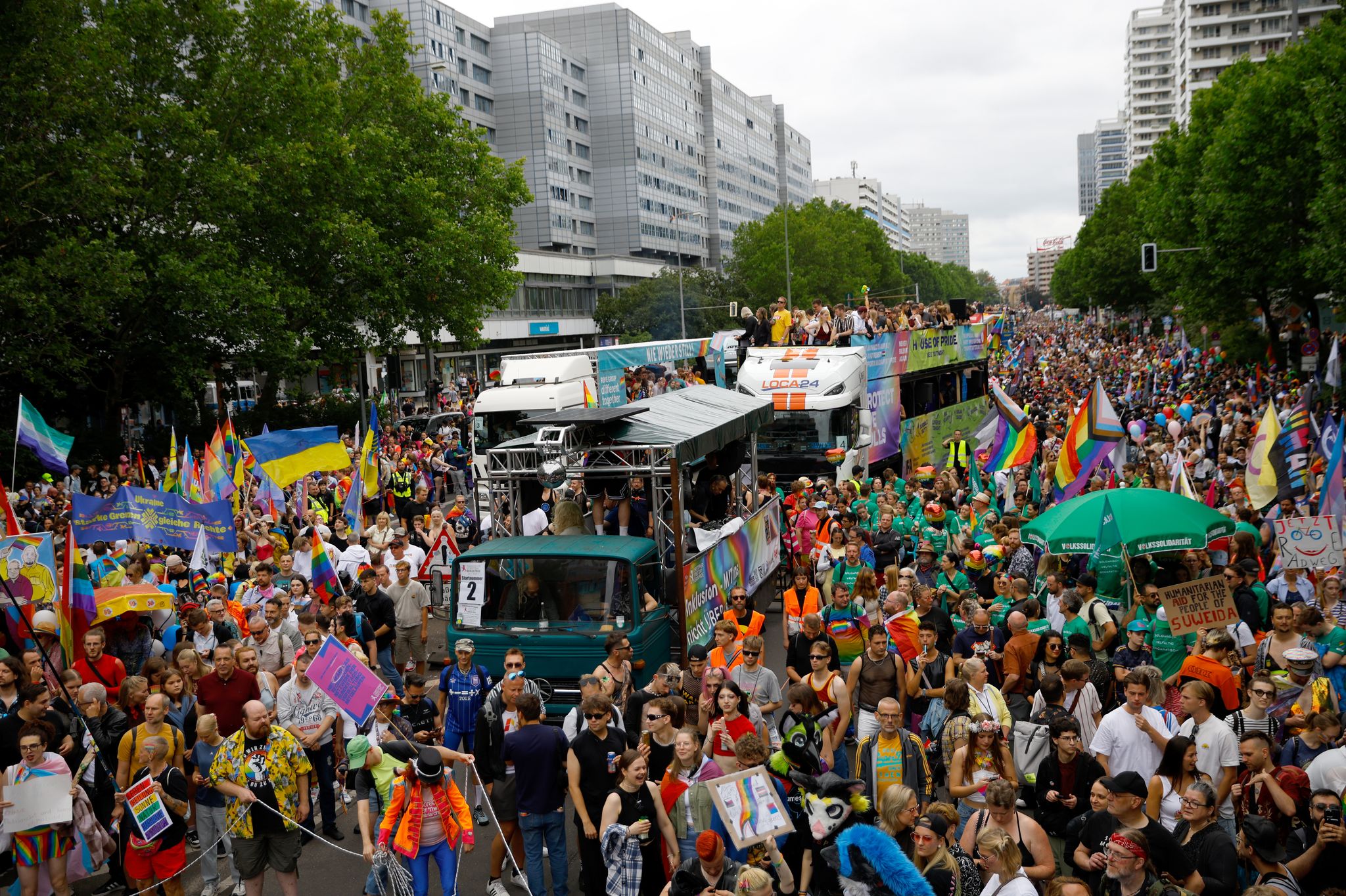 Die Veranstalter rechnen mit hunderttausenden Teilnehmerinnen und Teilnehmern.