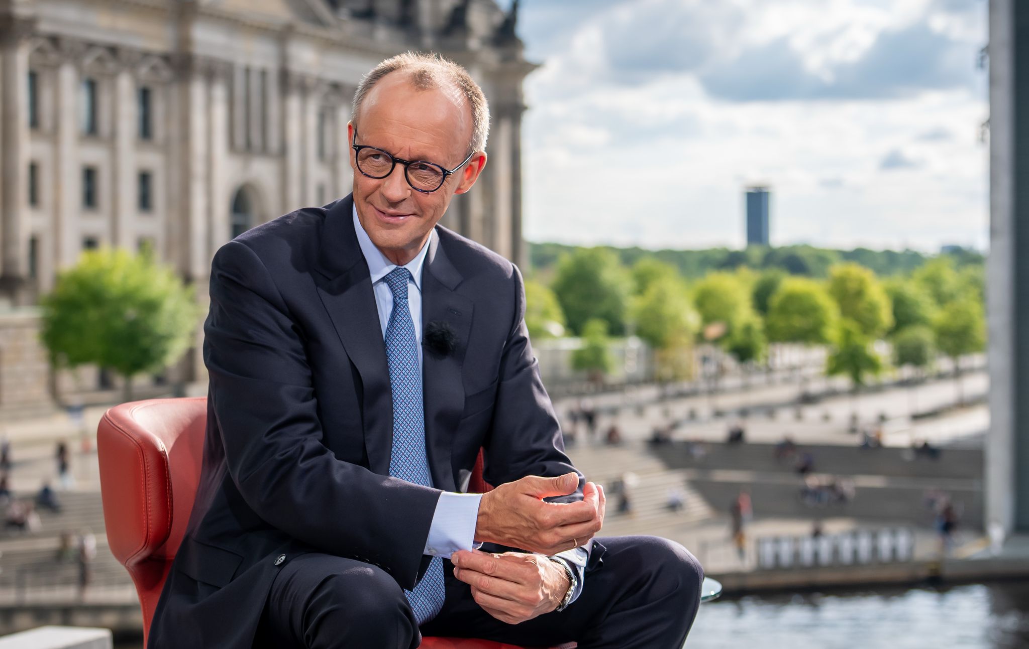 Kanzler Merz hat das Bürgergeld im Visier - doch der Koalitionspartner scheint nicht mitzuziehen. (Archivbild)
