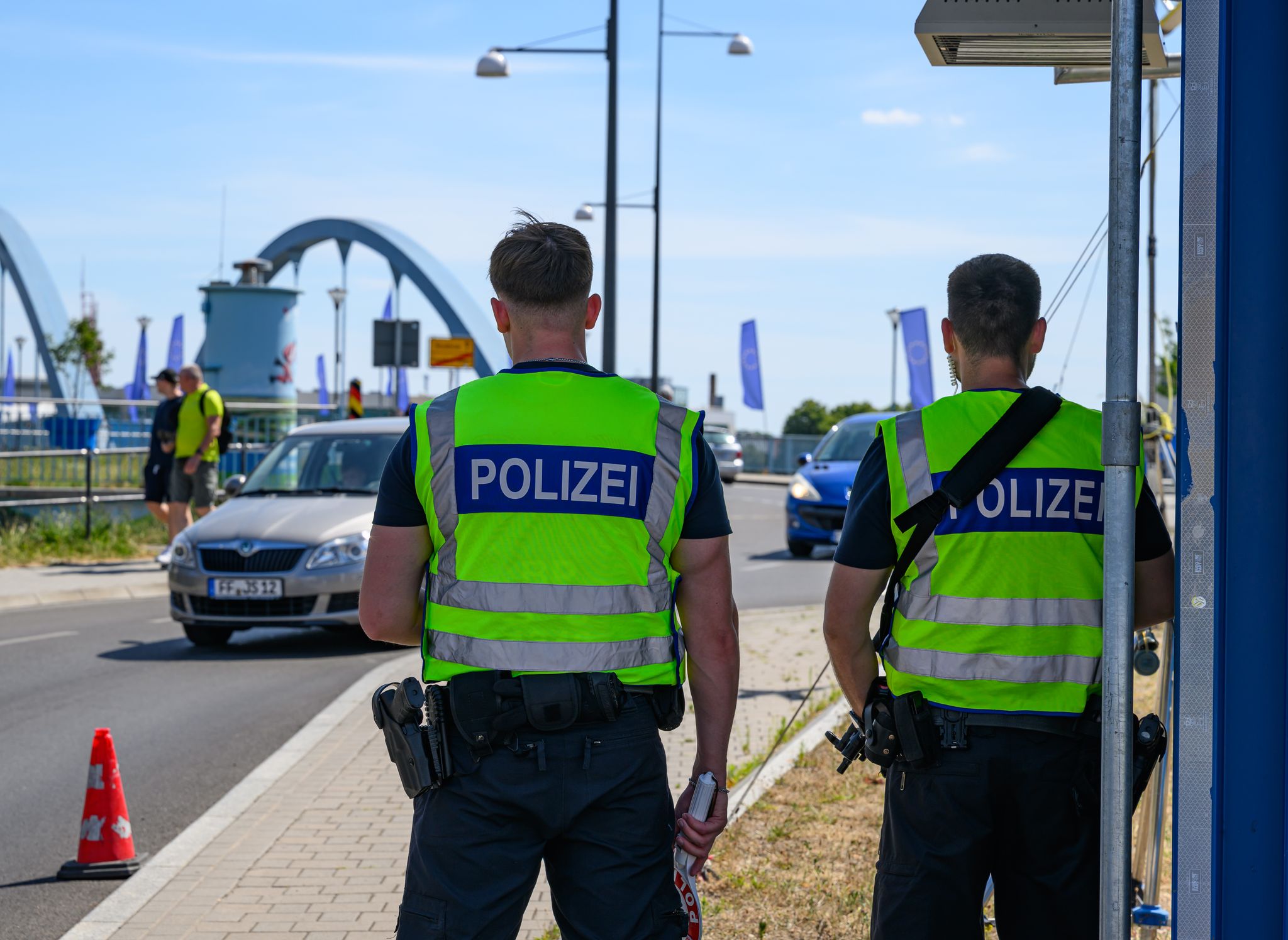 Wie hier an der polnischen Grenze kontrolliert Deutschland mittlerweile auch alle anderen Landgrenzen.