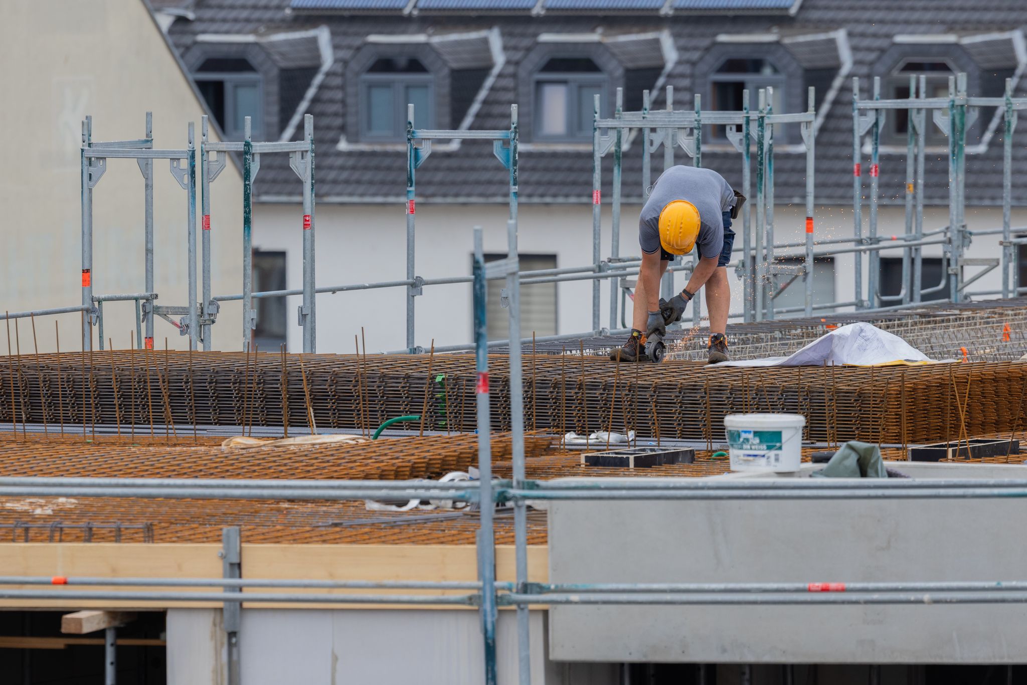 Bei vielen Unternehmen herrscht mehr Zuversicht - aber einige Wirtschaftsverbände finden die Stimmung besser als die Lage. (Archivbild)