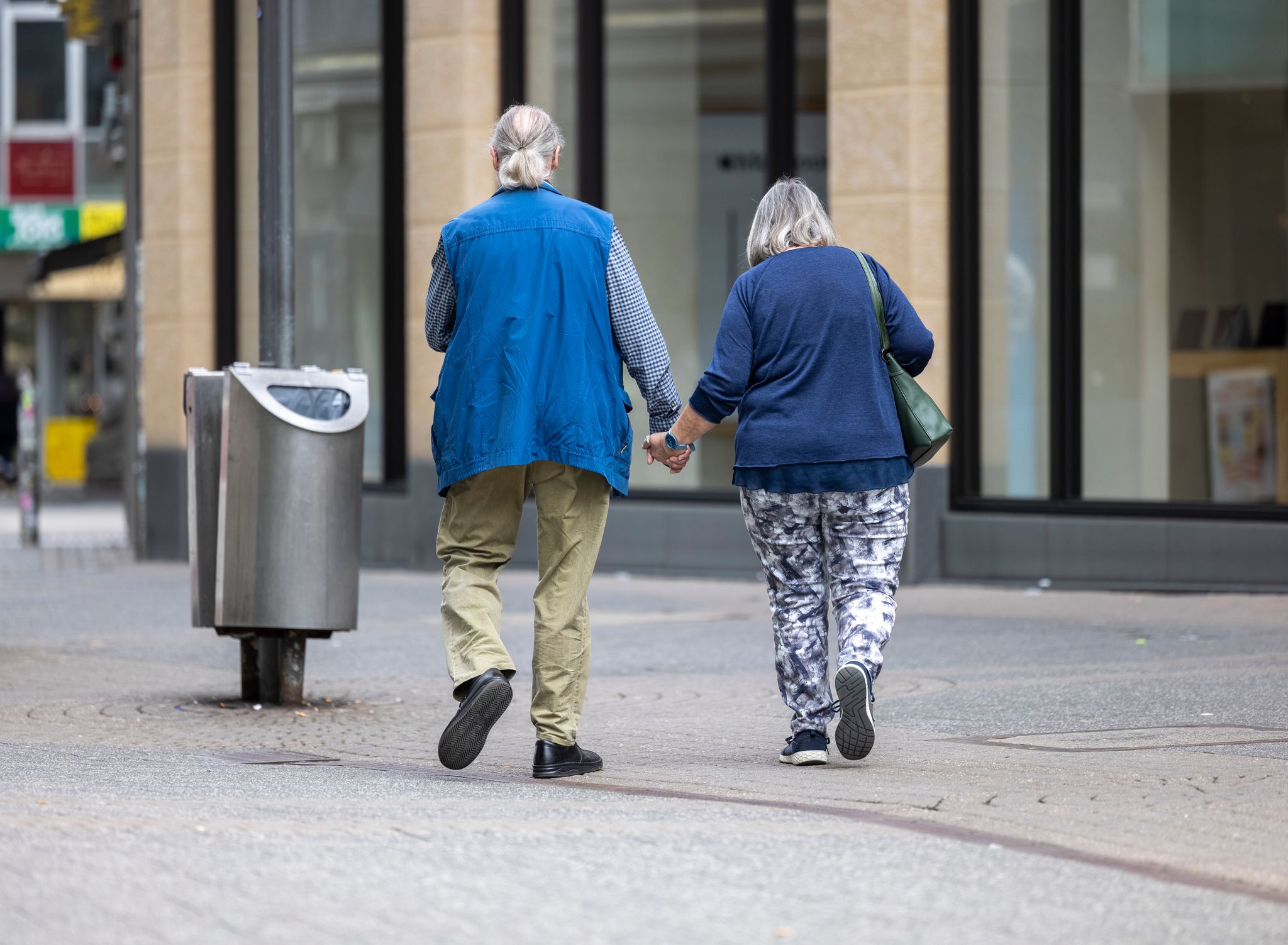 1.668 Euro erhalten Rentnerinnen und Rentner im Schnitt nach 45 Versicherungsjahren. (Archivbild)