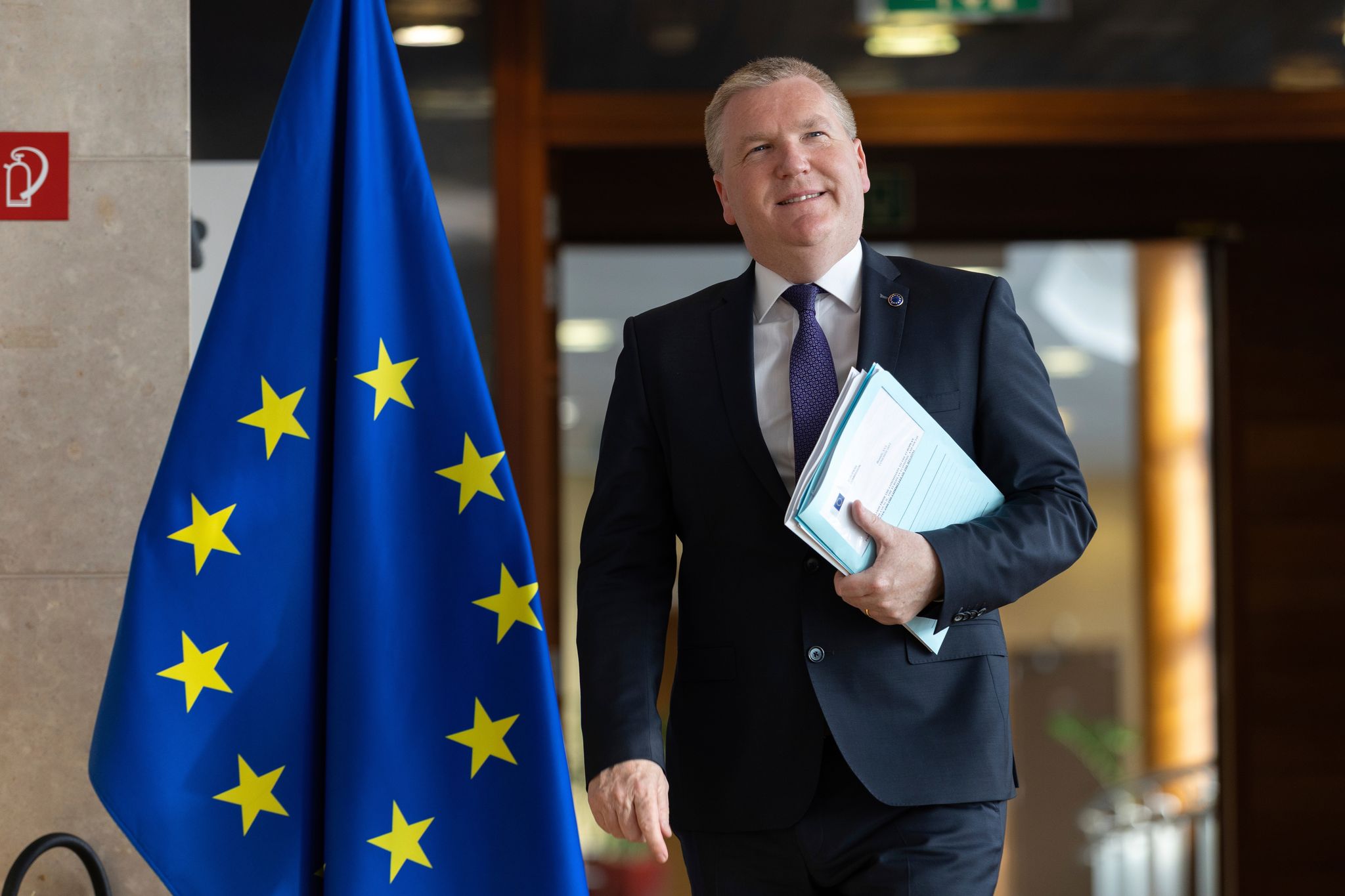 Nicht ein einziger Euro solle nach Meinung der EU-Kommission in Länder fließen, in denen die Rechtsstaatlichkeit nicht respektiert wird, sagt EU-Kommissar Michael McGrath. (Archivbild)