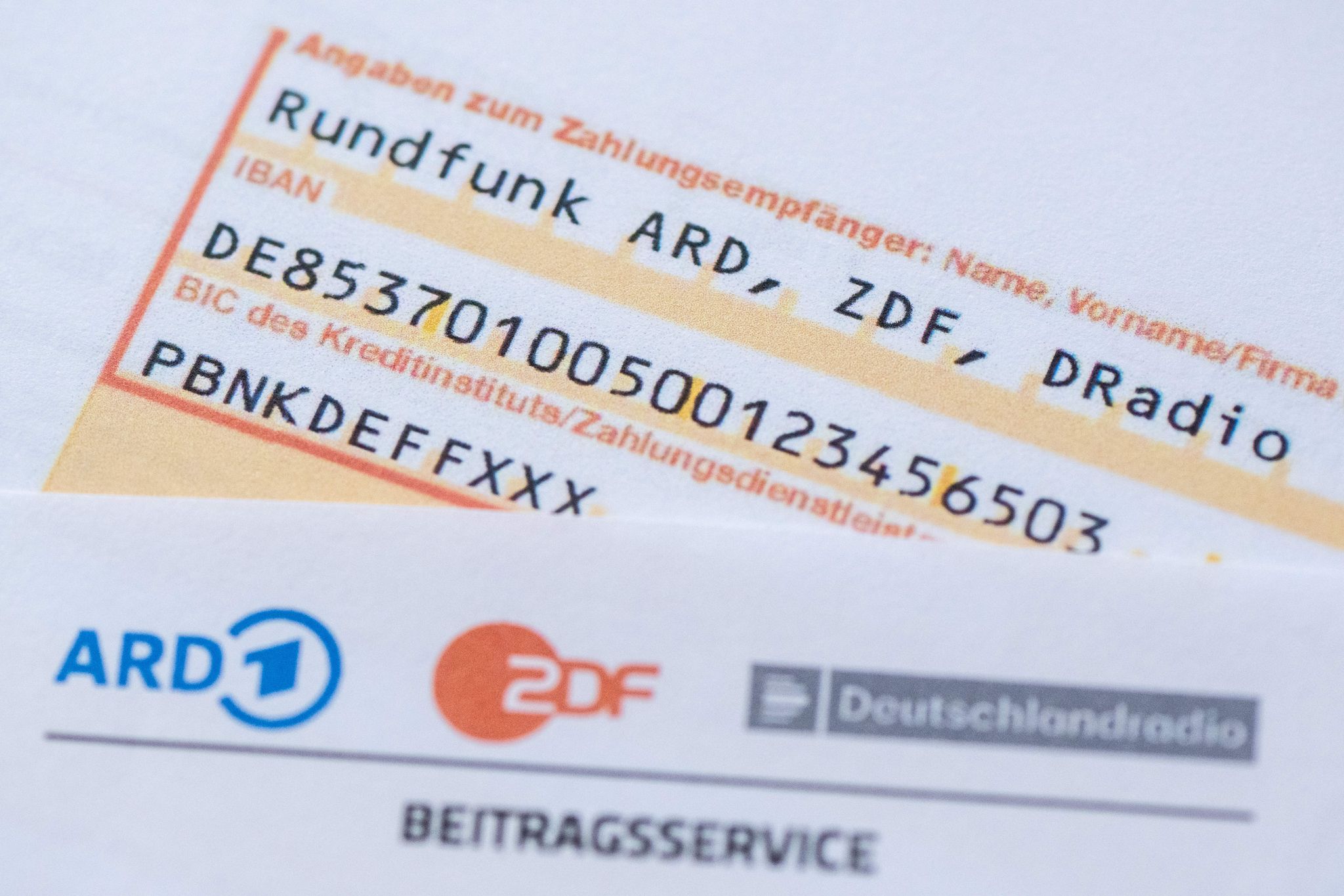 Für alle, die den Rundfunkbeitrag per Überweisung bezahlen, gibt es eine Veränderung.