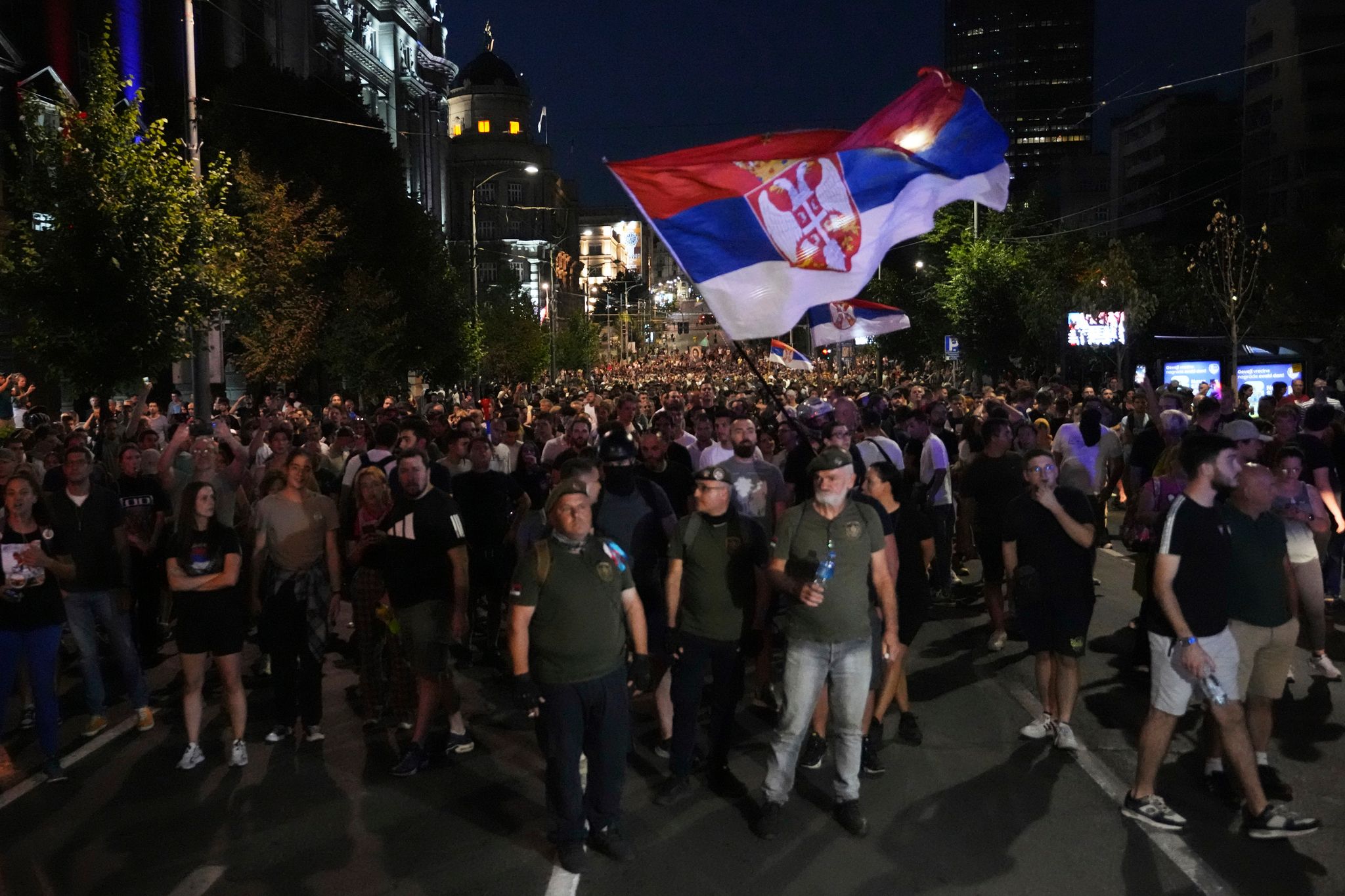 Am Rande der Proteste gegen den serbischen Präsident Vucic kam es die dritte Nacht in Folge zu Ausschreitungen. (Archivbild)
