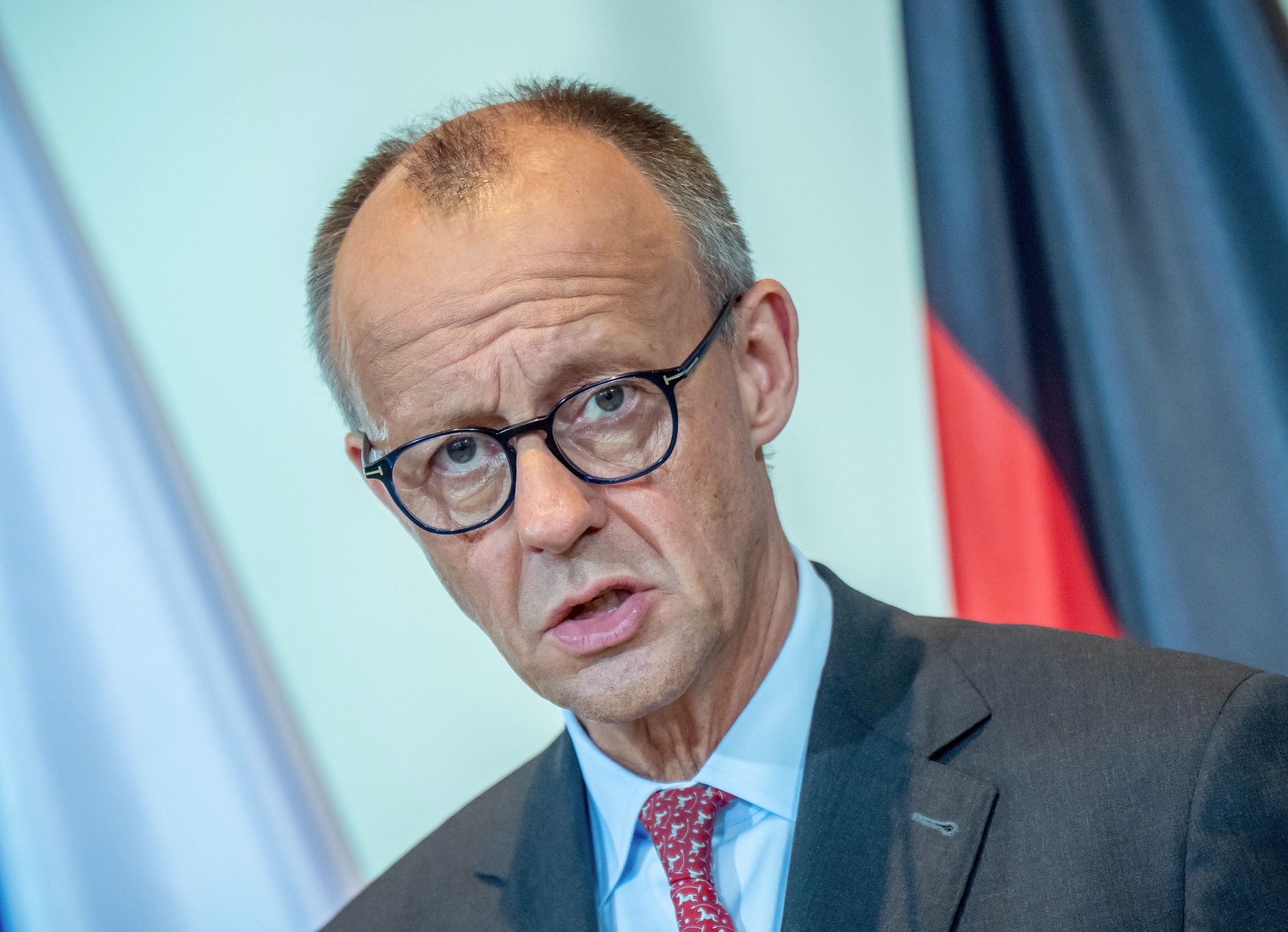 Kanzler Merz hält seine Entscheidung weiter für richtig. (Archivbild)