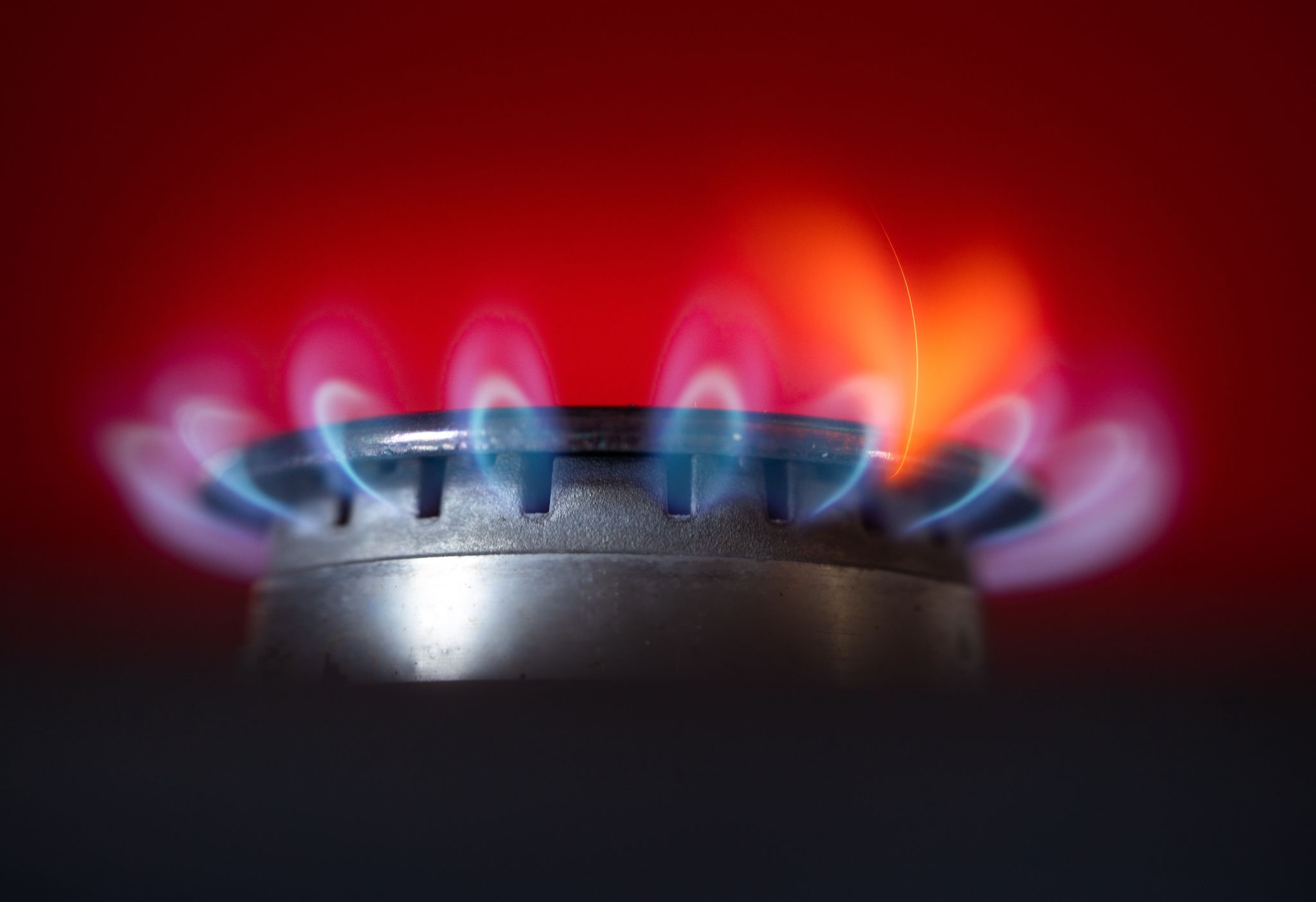 Gas- und Stromtarife zu vergleichen, bedeutet Aufwand. Wechselservices wollen Verbrauchern diese Arbeit erleichtern. «Stiftung Warentest Finanzen» (Ausgabe 9/2025) hat neun Dienstleister getestet.