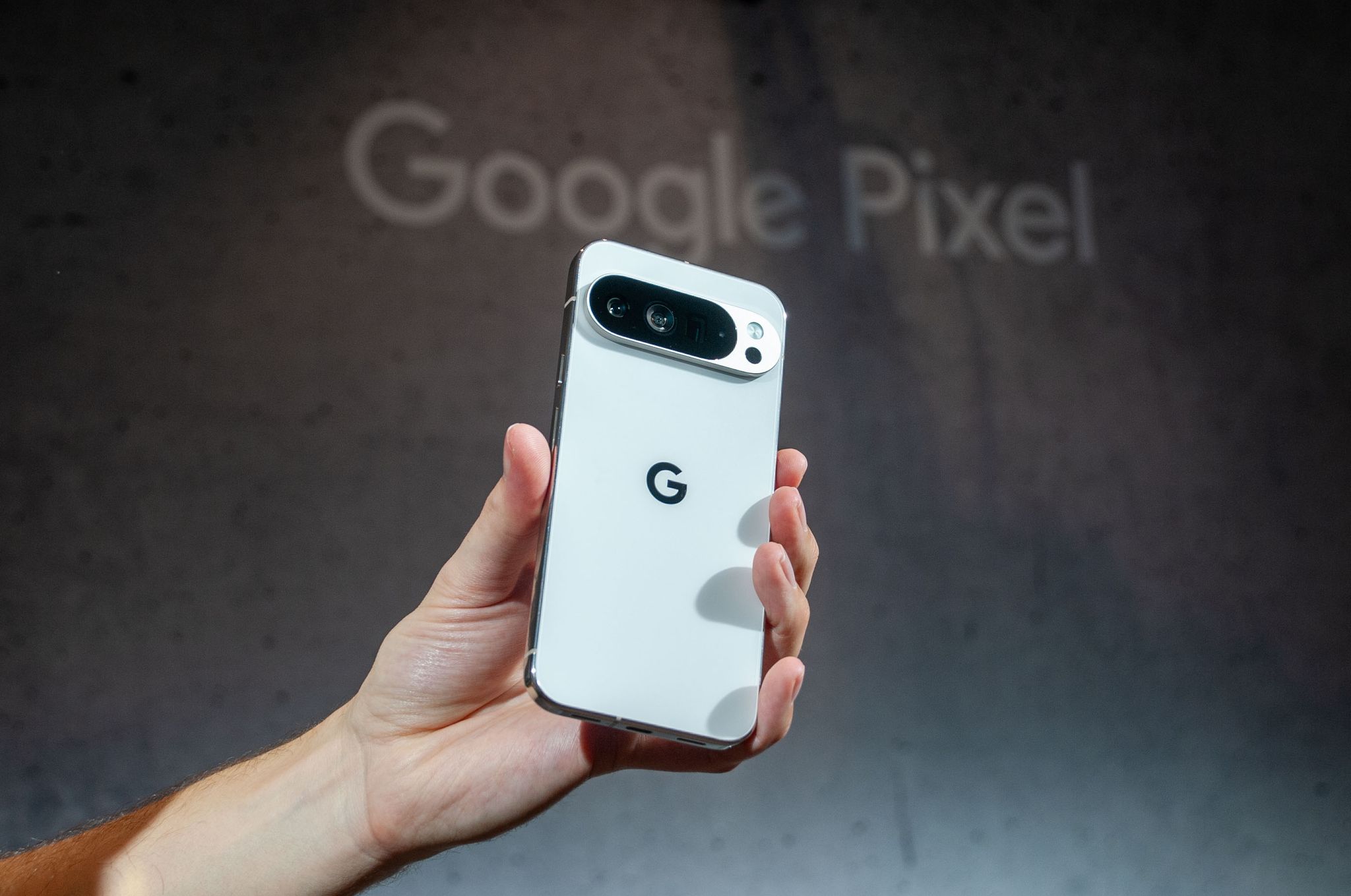 Das Pixel 10 wurde kurz vor dem erwarteten Debüt neuer iPhones vorgestellt.