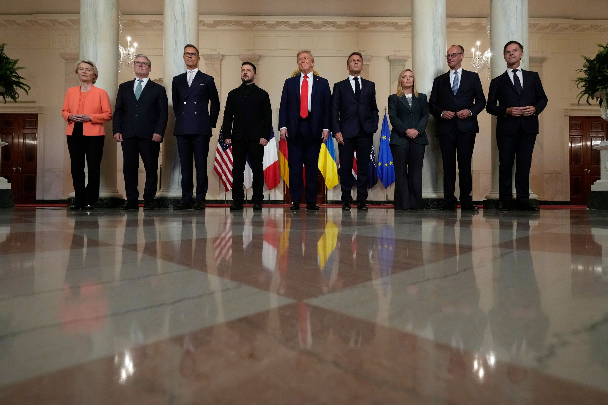 Trump arbeitet an einem Zweiertreffen Putins mit Selenskyj.
