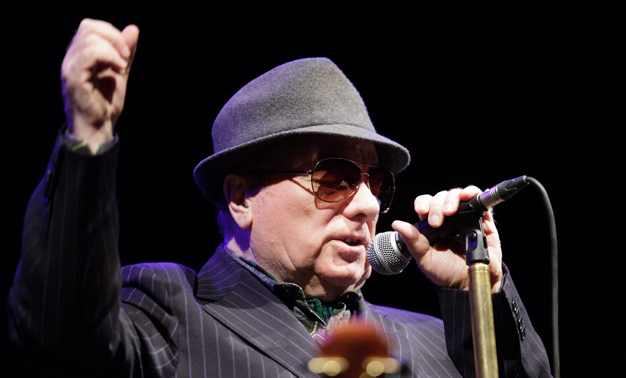 Rund um seinen 80. Geburtstag steht Van Morrison in seiner Heimatstadt Belfast auf der Bühne. (Archivbild)
