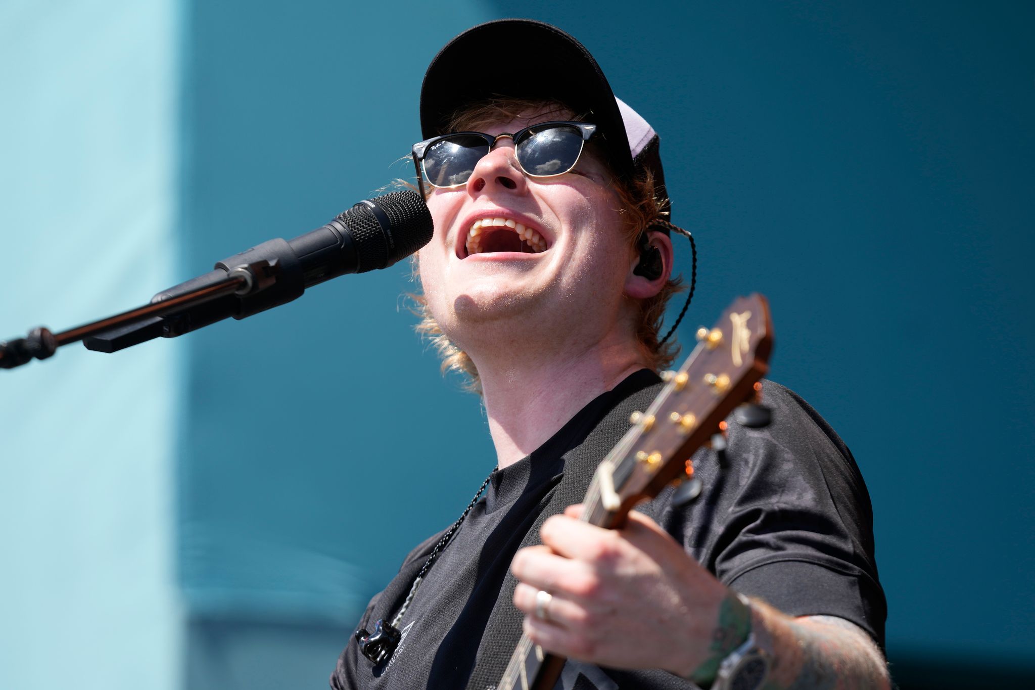 Auf seinem achten Album verarbeitet Ed Sheeran süd- und westasiatische Klänge. (Archivbild)