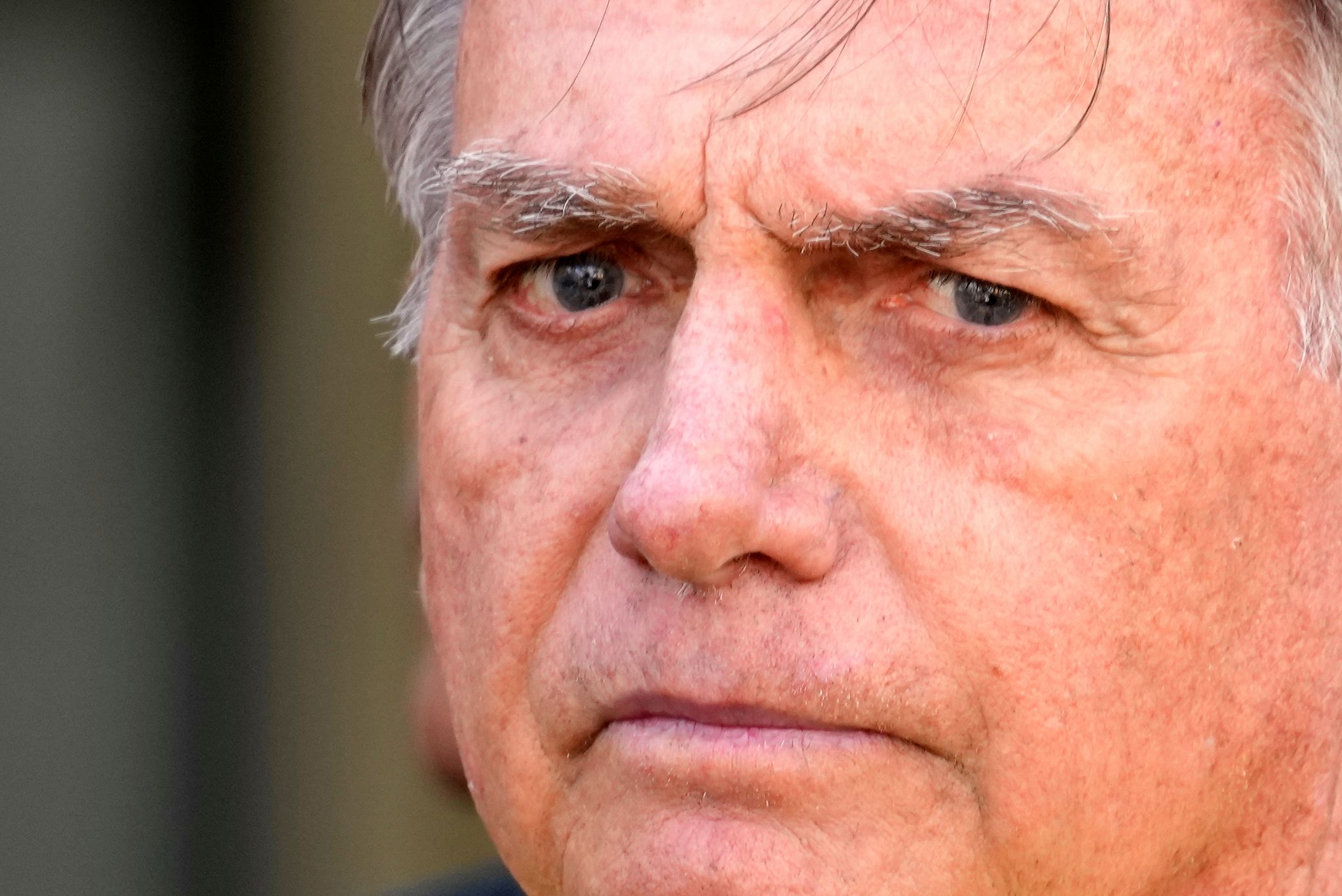 In Brasilien hat das Oberste Gericht mit der Urteilsfindung gegen den früheren Präsidenten Jair Bolsonaro begonnen. (Archivbild)