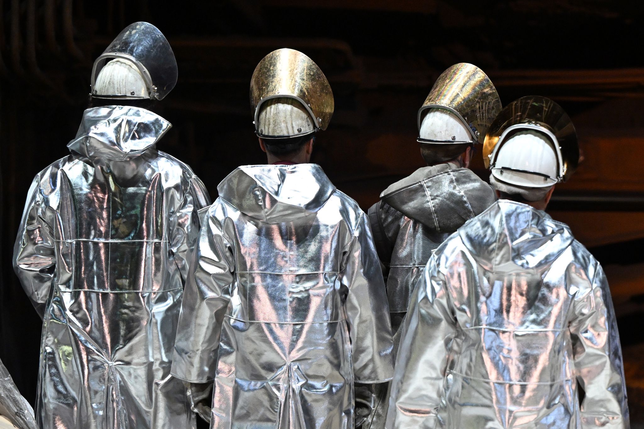 Die Mitglieder der IG Metall bei Thyssenkrupp Steel haben mit großer Mehrheit für einen Sanierungstarifvertrag gestimmt. Er sieht auch massive Lohnkürzungen vor. (Archivbild)