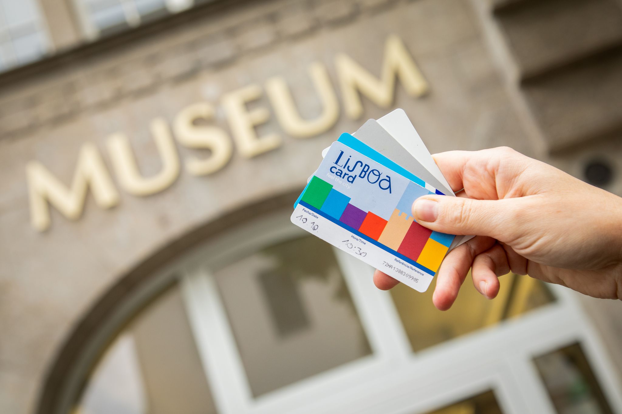 Citypässe wie die Lisboa Card für Lissabon können sich für Städtereisende lohnen - wenn das Angebot der Pässe mit den Urlaubsplänen zusammenpasst. Andernfalls zahlt man eher drauf, als zu sparen.