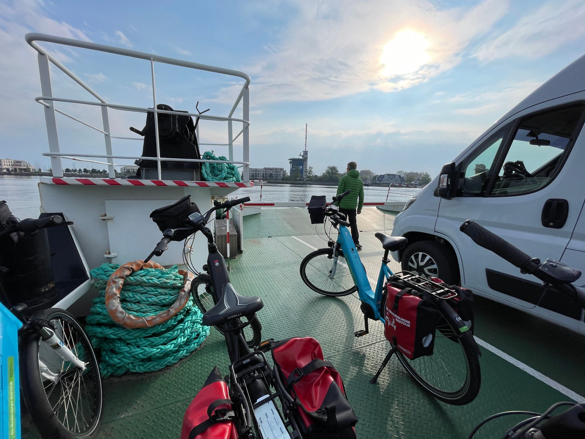 Rostock-Warnemünde bis Gedser per Fähre - eine offizielle Etappe des Fernradwegs.