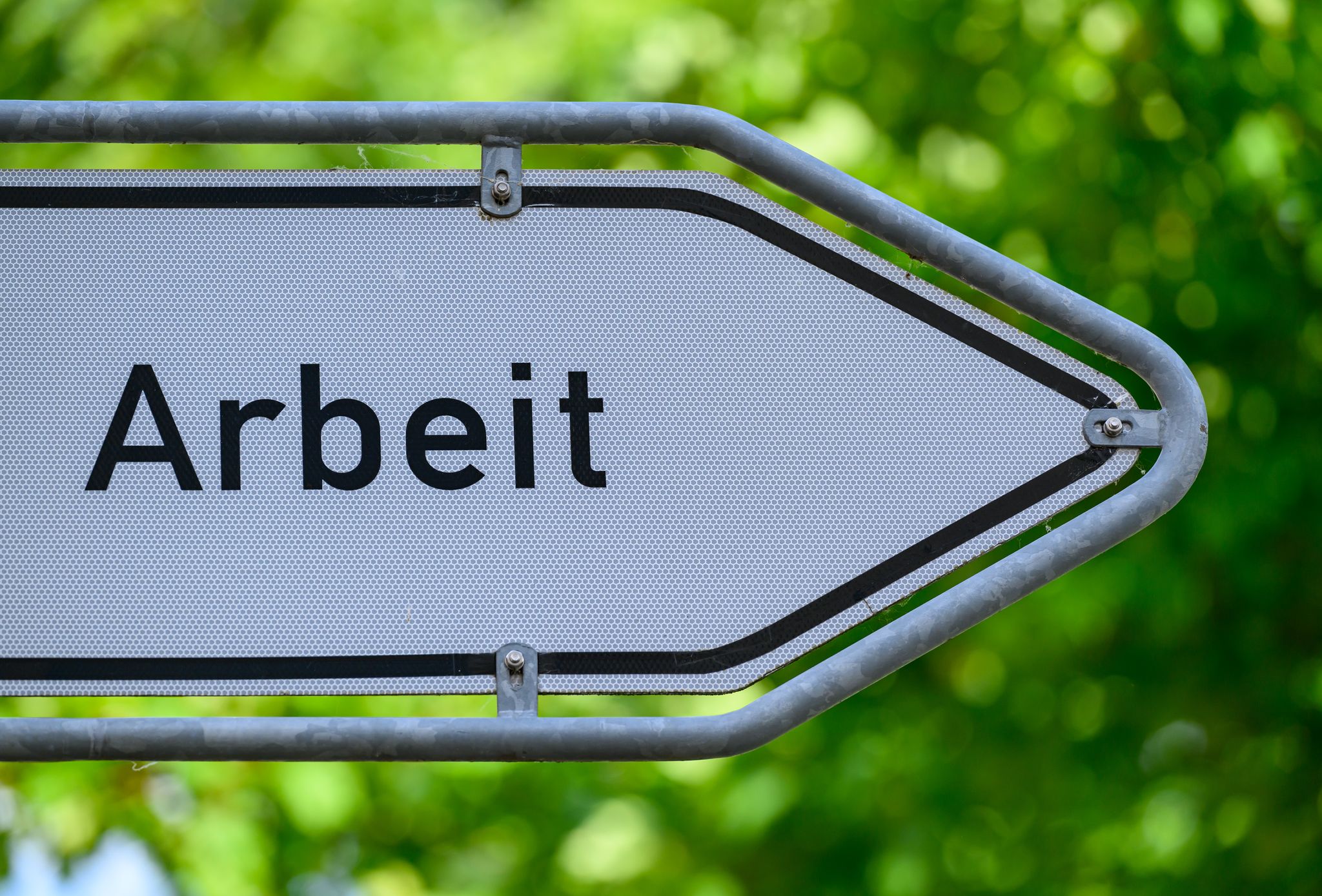Die Zahl der Arbeitslosen in Deutschland ist im September wieder unter die Drei-Millionen-Grenze gesunken (Archivbild).