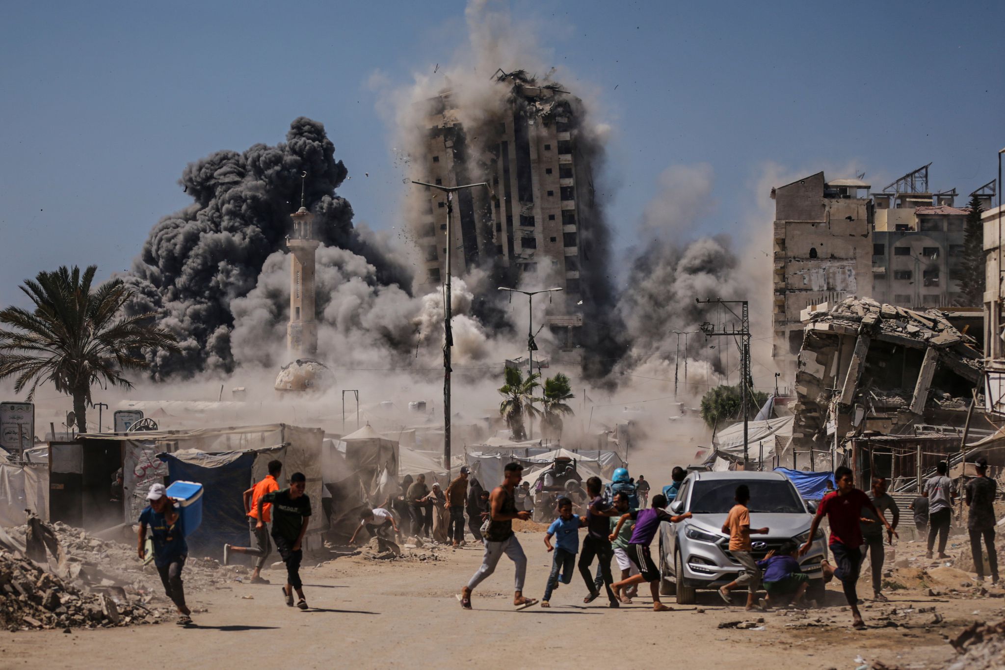 Israels Militär greift immer wieder Hochhäuser an, die angeblich von der Hamas genutzt wurden.