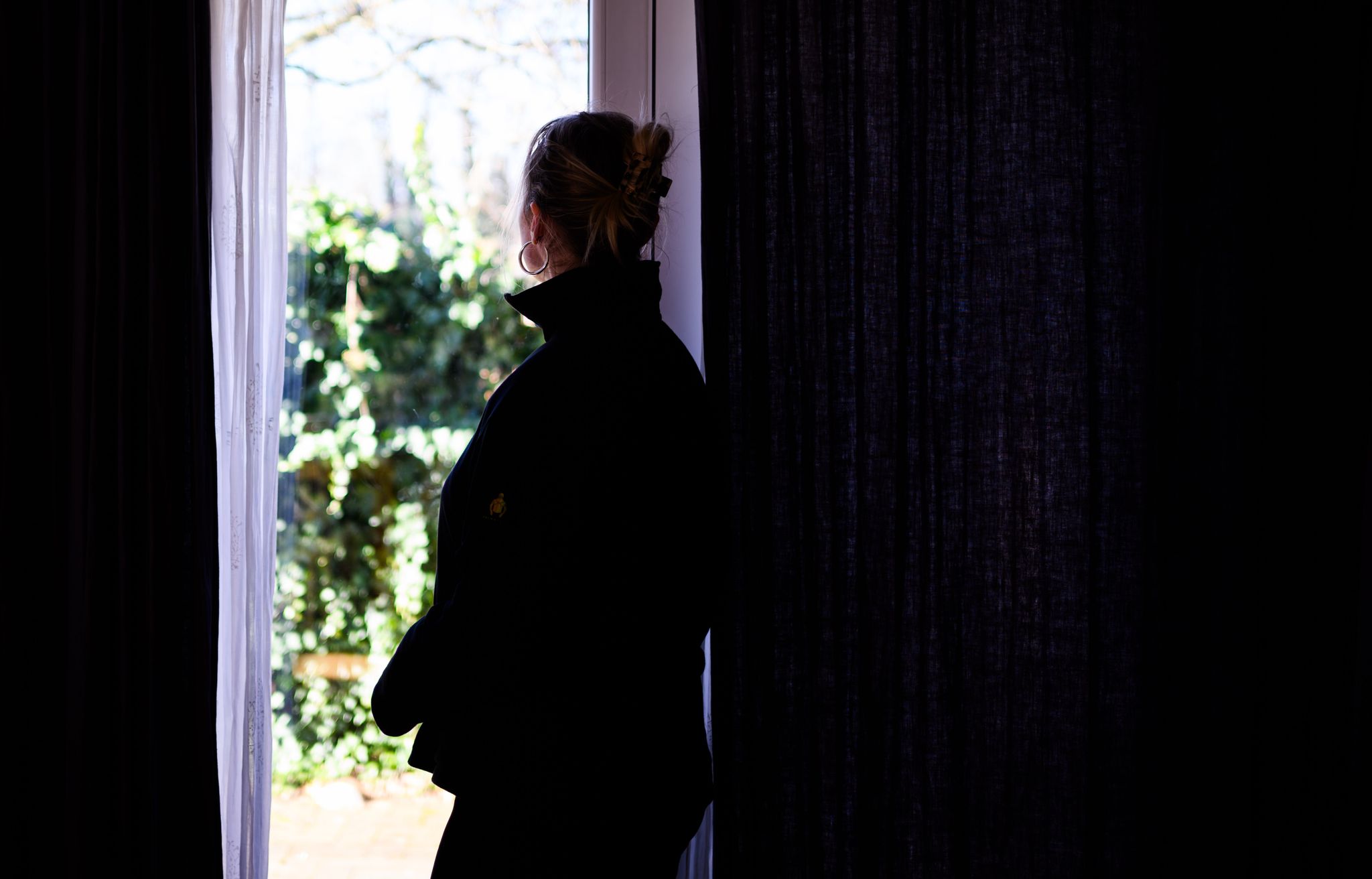 Eine Kombination aus genetischen Faktoren und belastenden Erfahrungen ist oft die Ursache für eine Borderline-Persönlichkeitsstörung.