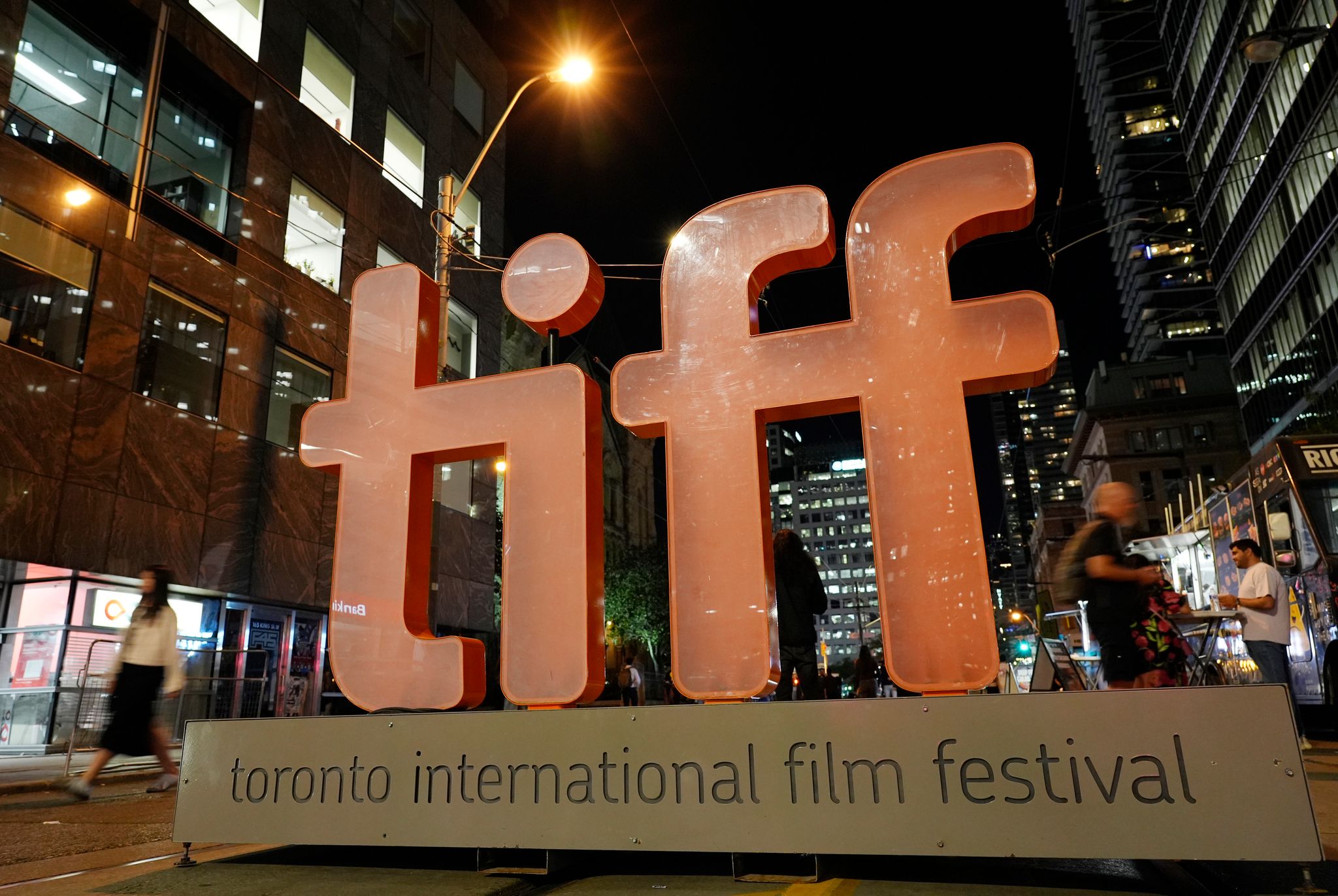 TIFF steht für Toronto International Film Festival - die Filmfestspiele in der kanadischen Metropole sind weniger elitär als etwa Cannes oder Venedig.