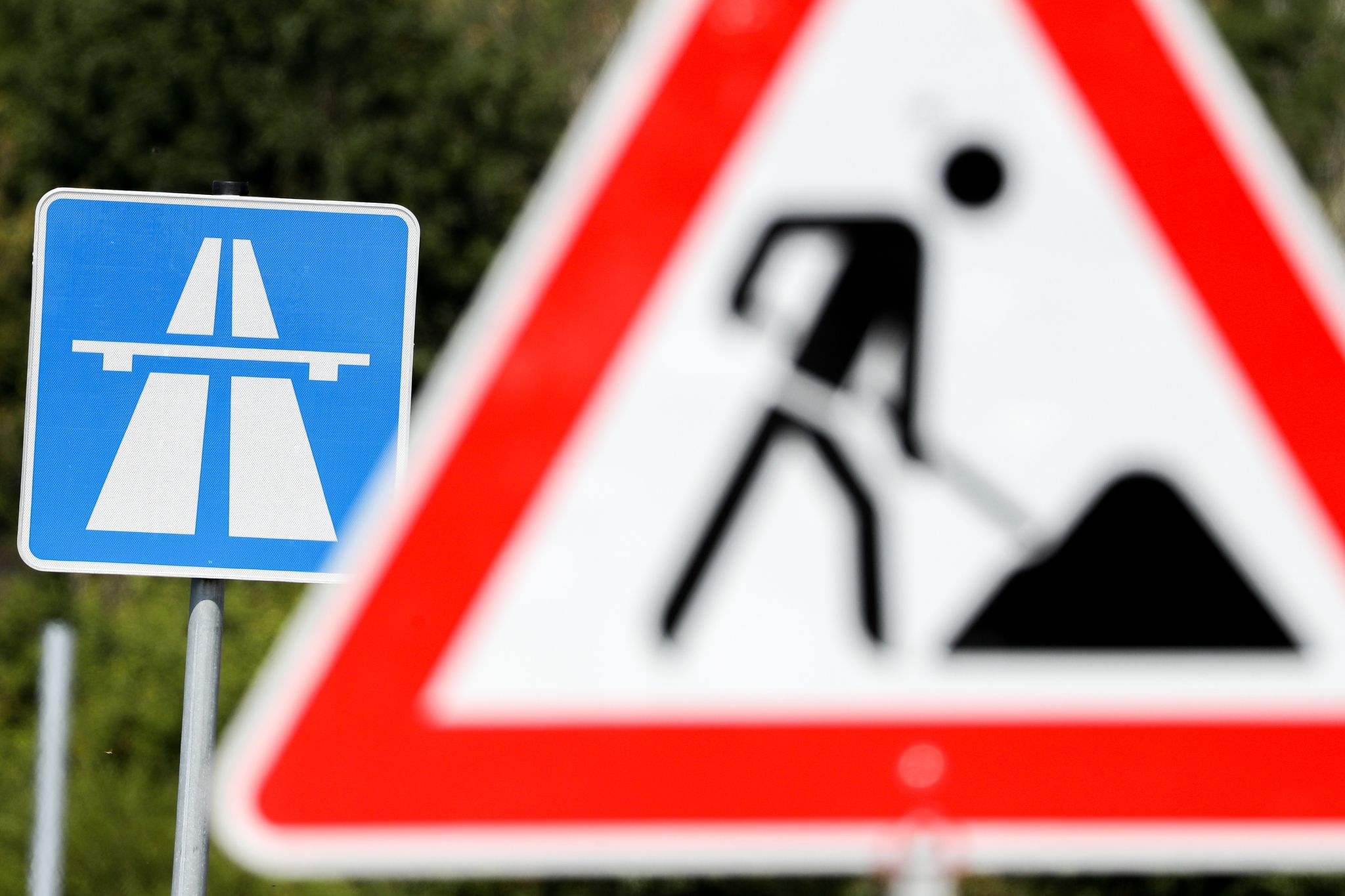 Haushaltslücke droht Verkehrsprojekte zu verzögern (Foto-Archiv).