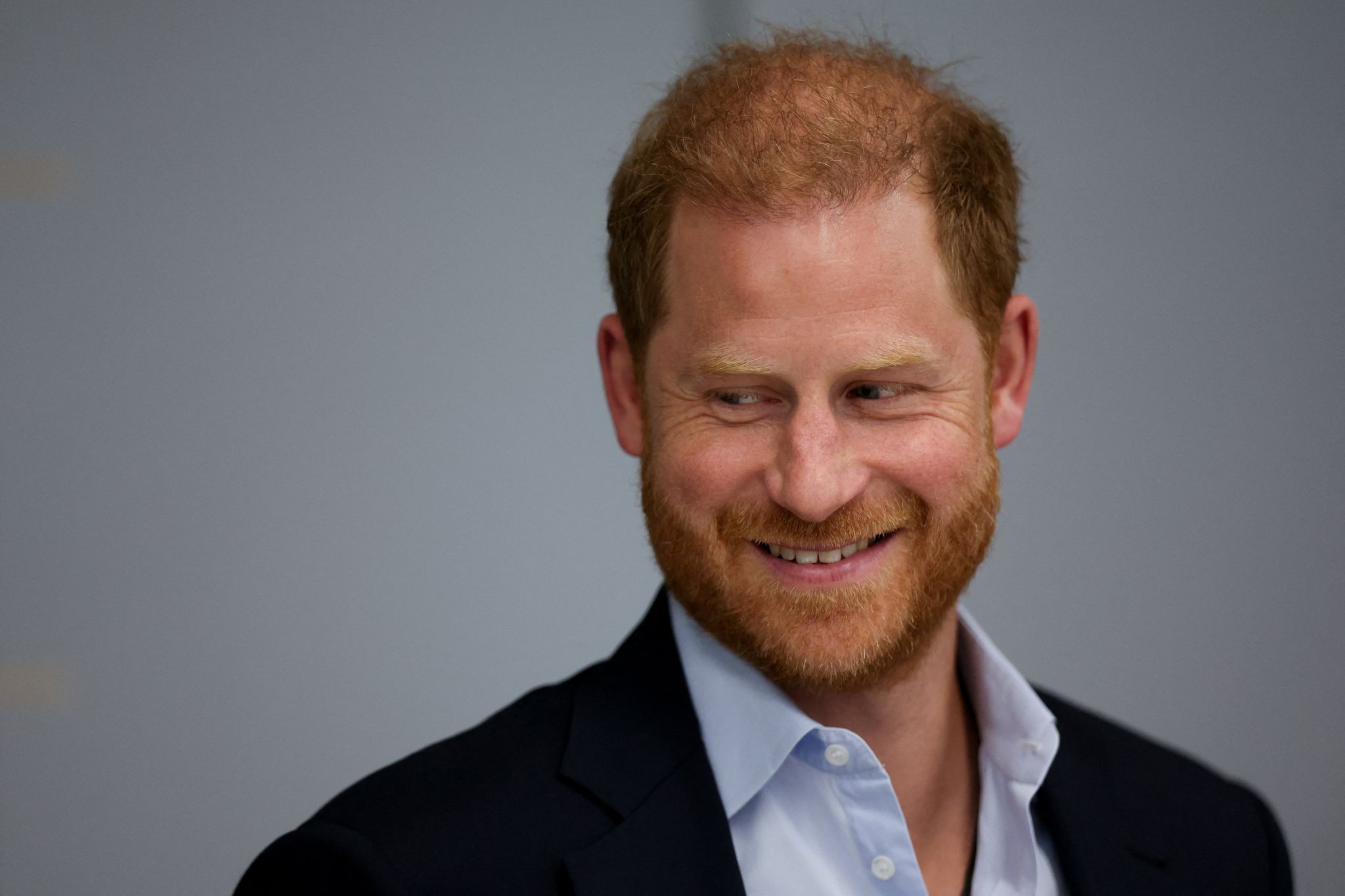 Hat Prinz Harry wieder Grund zu lachen? Britische Medien spekulieren über eine sich abzeichnende Versöhnung mit seinem Vater König Charles.