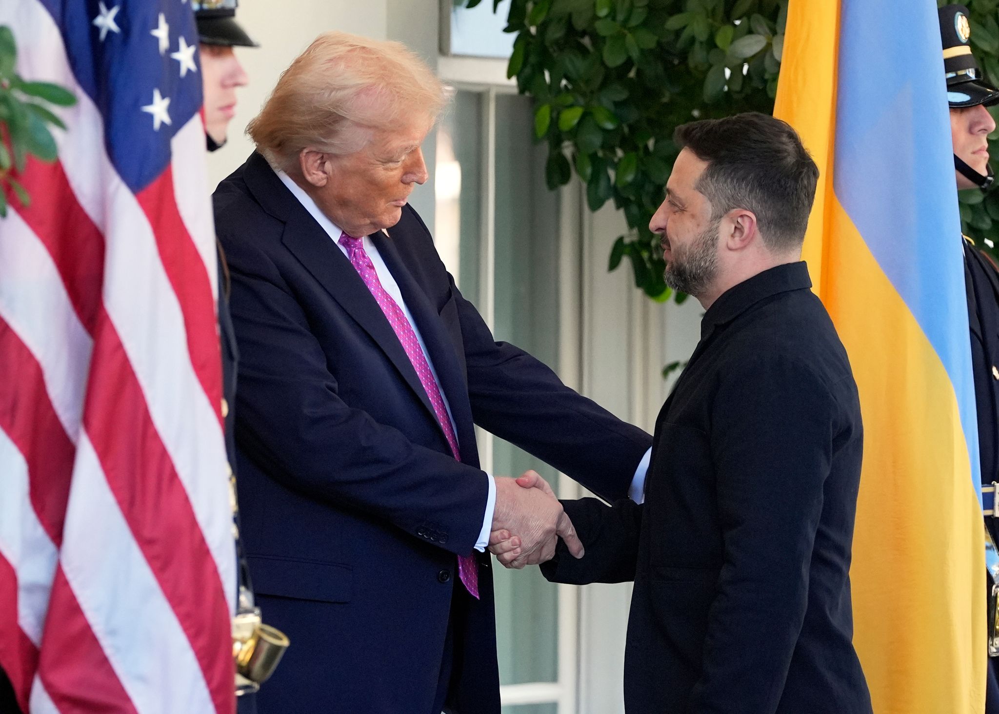 Trump appelliert an Russland und die Ukraine.