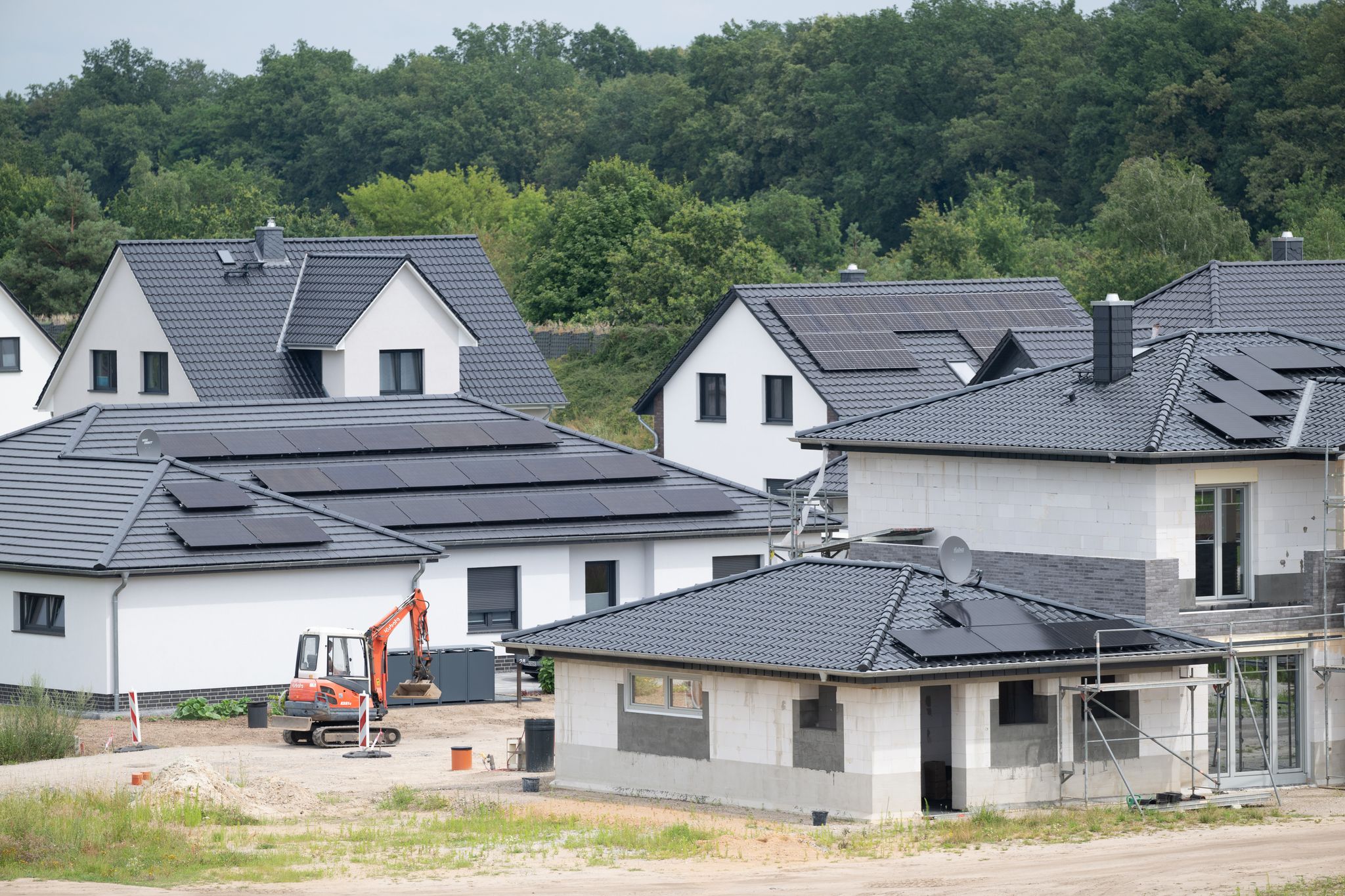 Vorsicht: Einschränkungen, die Bauherren den Zutritt zur Baustelle verwehren, verstecken sich oft in den AGBs eines Bauvertrags.