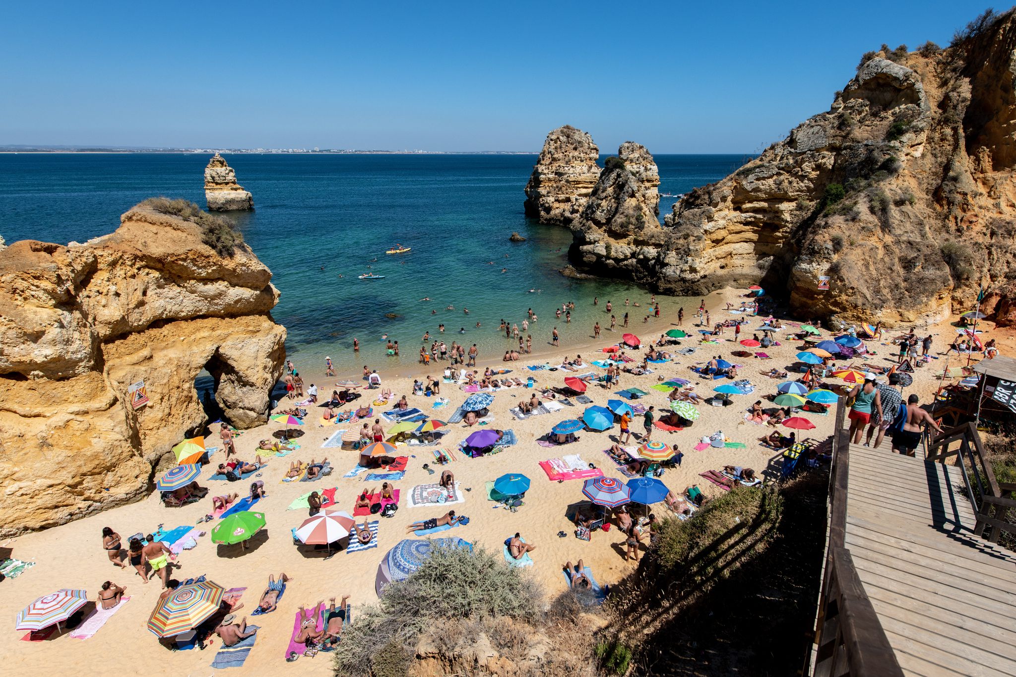 Den Sommer verlängern: Damit der Herbsttrip in die Sonne nicht zum Reinfall wird, sollten Reisende ein paar Tipps beachten.