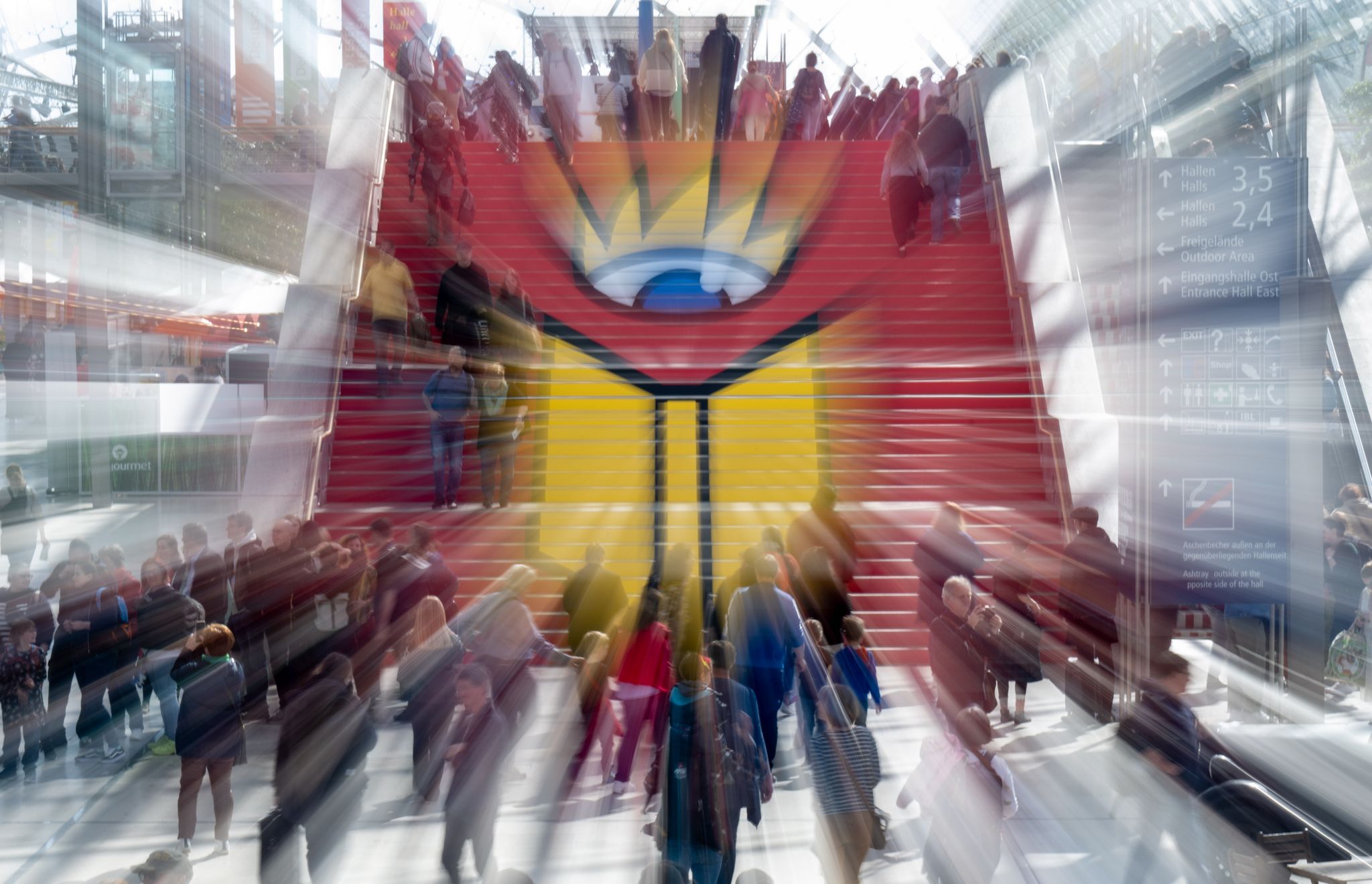 Am ersten Messetag wird der renommierte Preis der Leipziger Buchmesse im kommenden Jahr vergeben. Das Interesse der Verlage daran ist groß. (Archivbild)