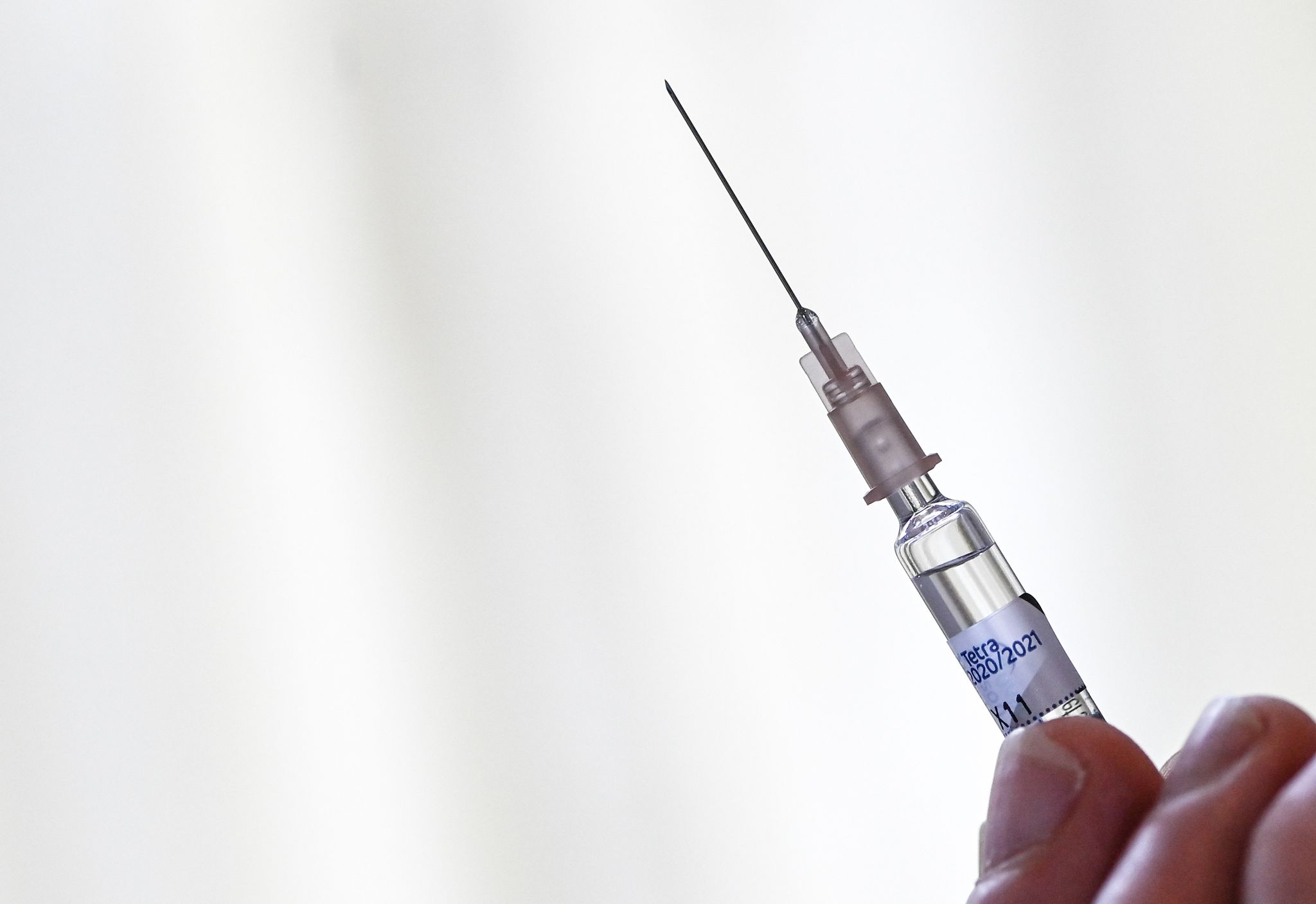 Die Grippeimpfung holt man sich einmal im Jahr im Herbst (Symbolbild).