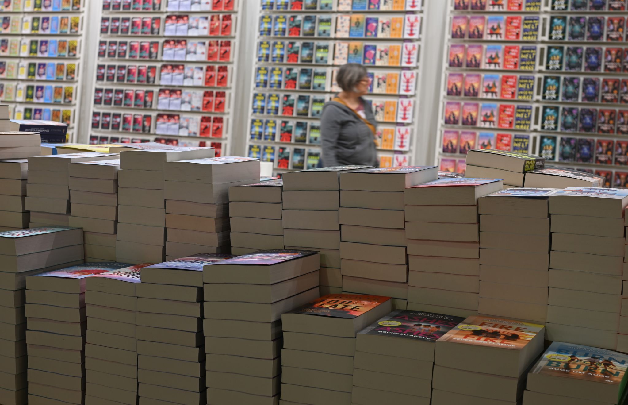 Oft seien Bücher eine Zeit lang besonders im Gespräch, was eine punktuelle kurzfristige Nachfrage erzeugt.