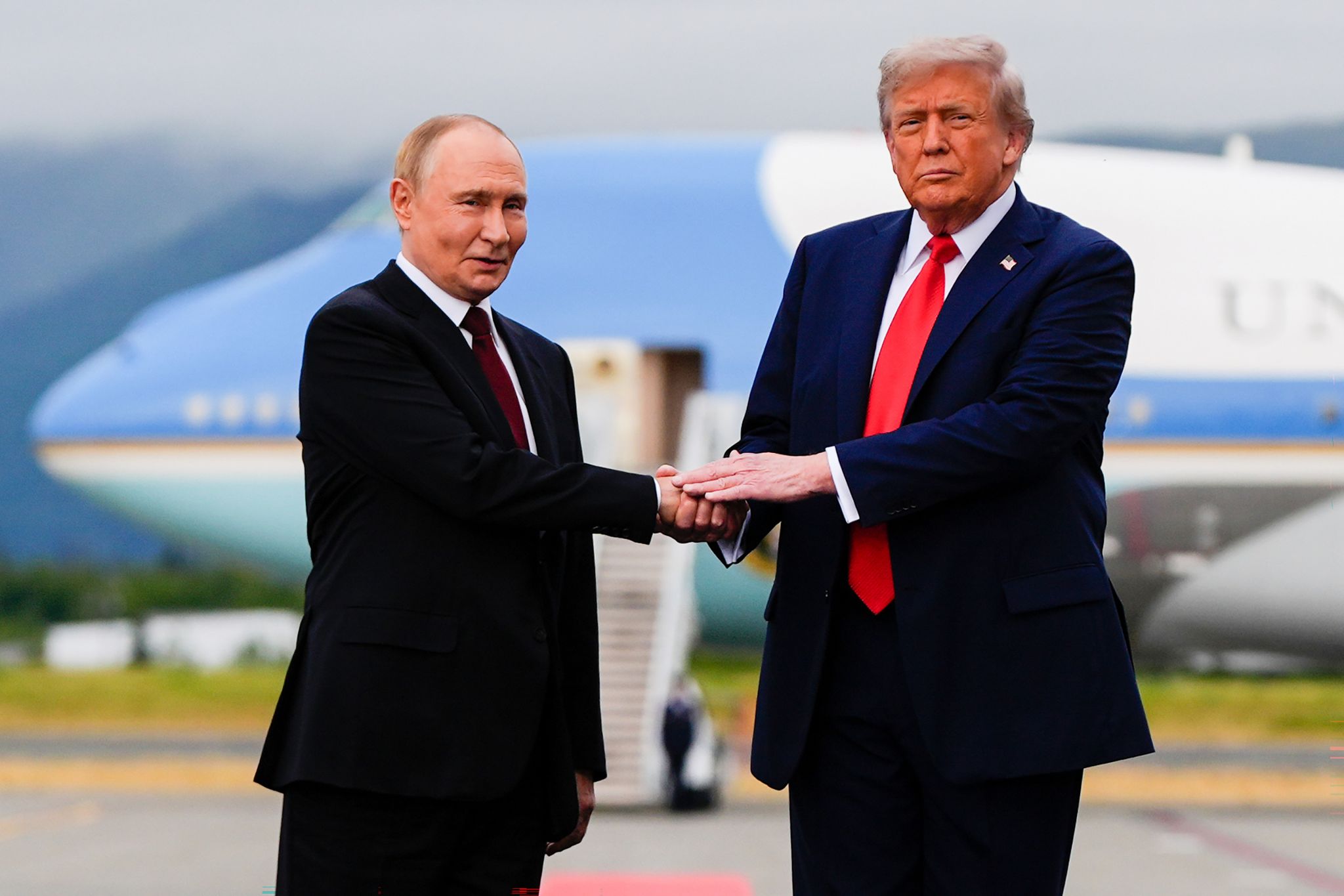 Trumps Sanktionen gegen russische Ölkonzerne schaden nach Angaben von Kremlchef Putin den sich gerade erst wieder bessernden Beziehungen zwischen Moskau und Washington. (Archivbild)