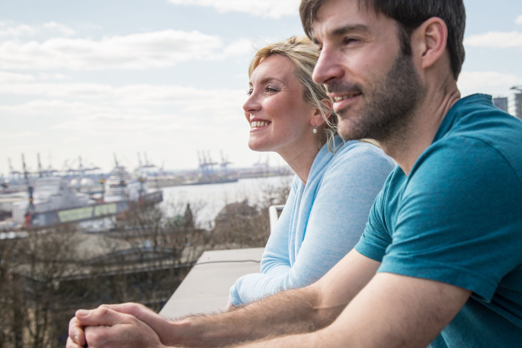 Wer sorglos in die Zukunft schauen möchte, sollte rechtzeitig Geld fürs Alter beiseitelegen.