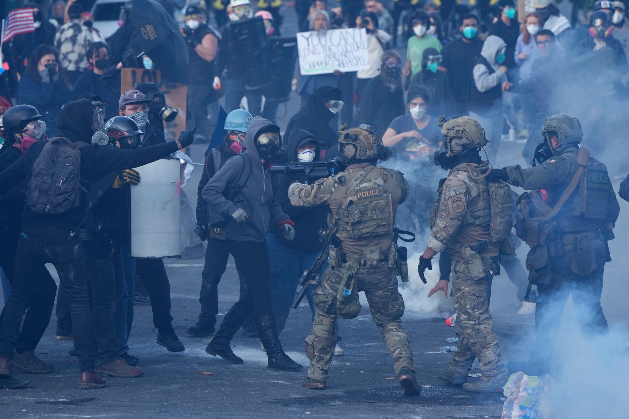 In Portland gibt es seit Längerem Proteste rund um eine ICE-Einrichtung - dabei wurde im Juni auch Tränengas gegen Demonstranten eingesetzt. (Archivbild)