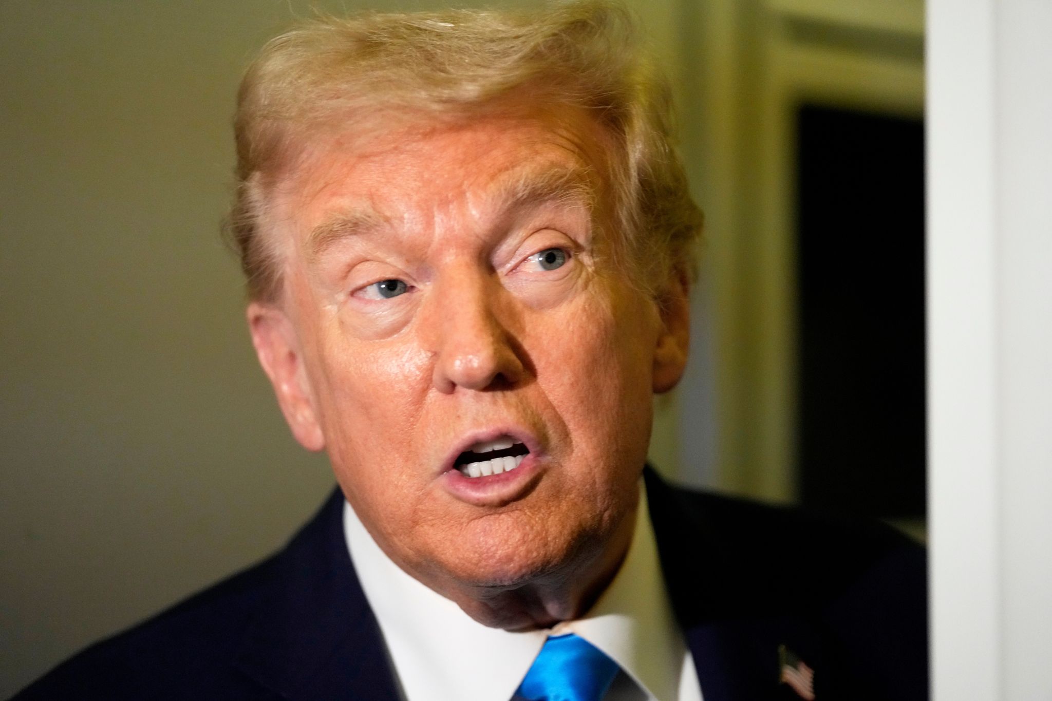 US-Präsident Trump kündigt zusätzliche Zölle gegen Kanada an.