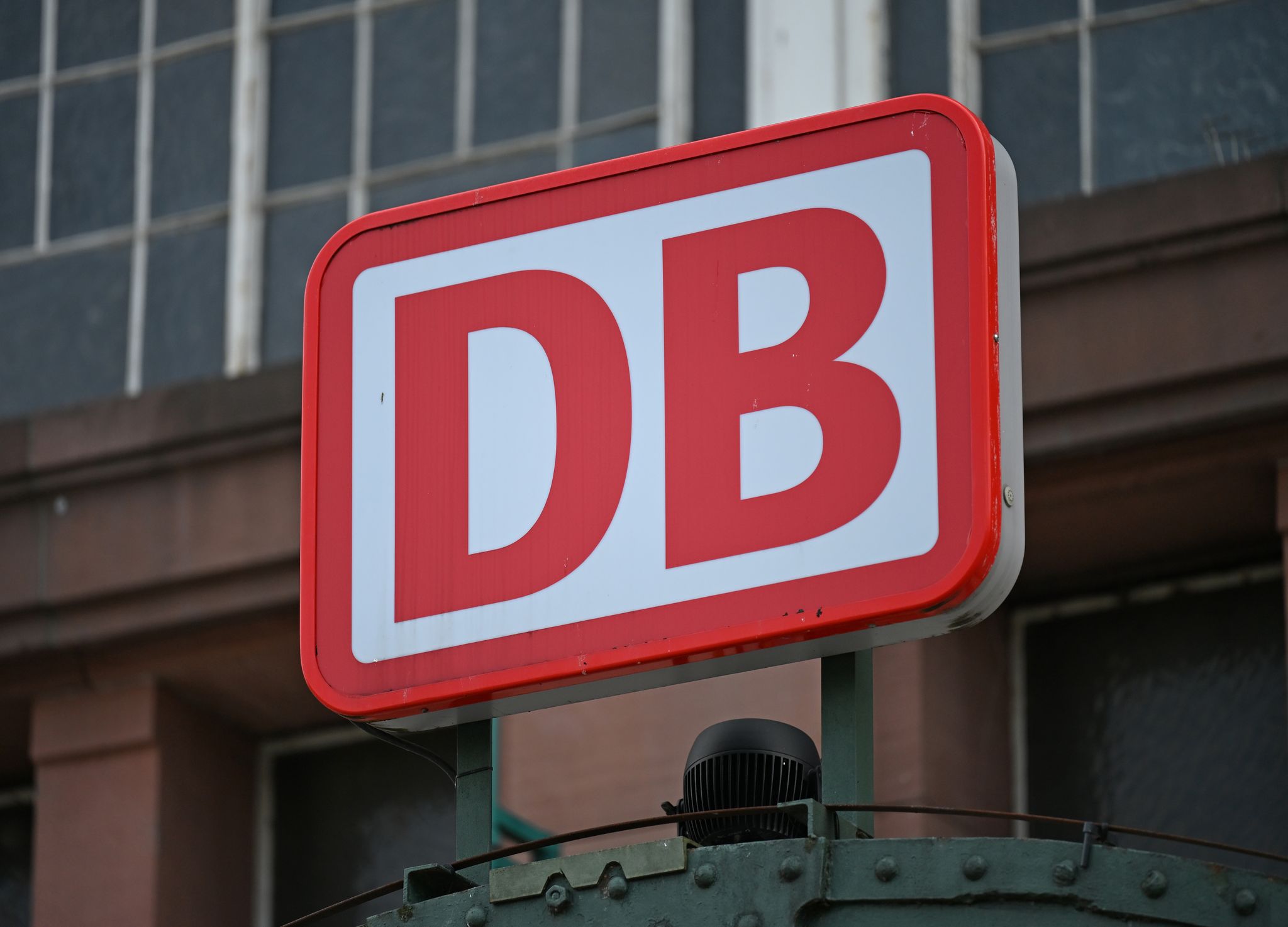 Bei der Deutschen Bahn stehen Neubesetzungen im Konzernvorstand an. (Archivbild)