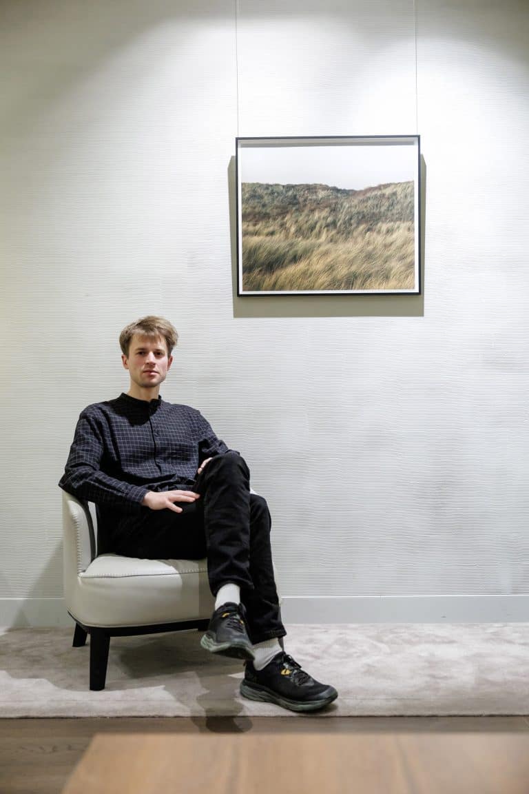 Michael Mönnich vor einem seiner Werke