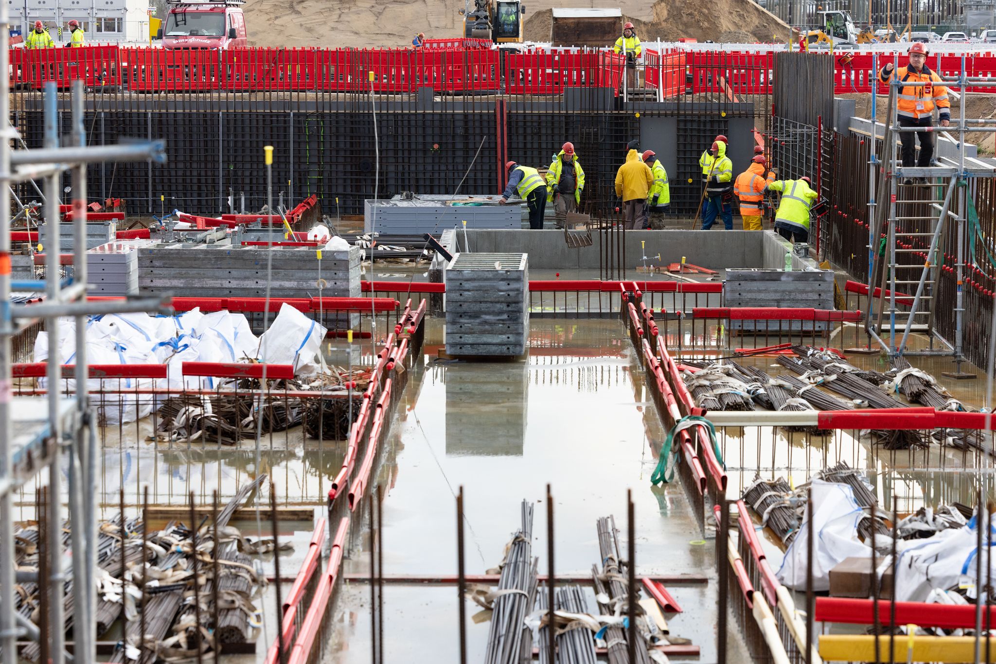 Großaufträge bringen das Baugewerbe voran.