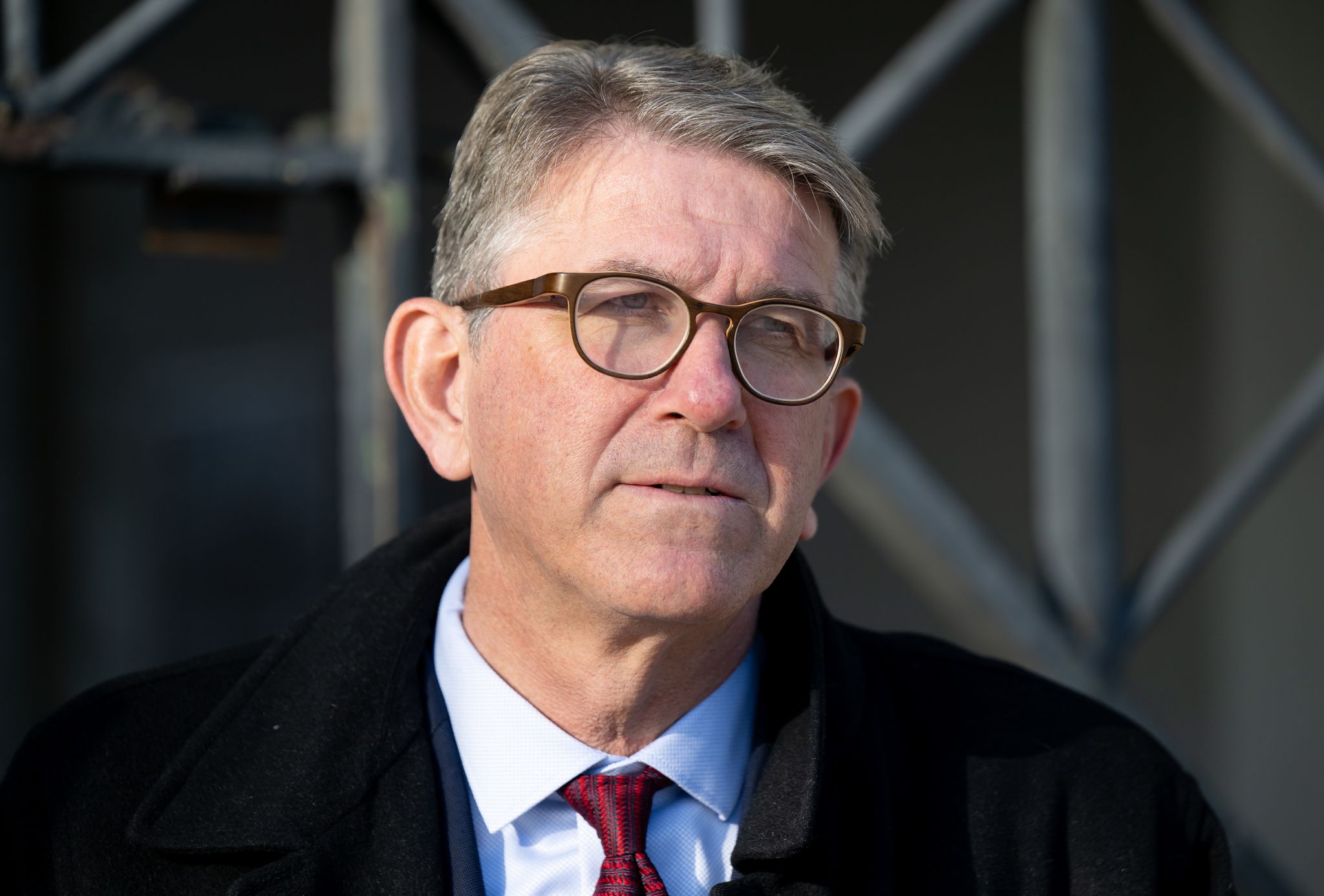 Kulturstaatsminister Weimer ist wegen seiner früheren Verlegertätigkeit unter  Druck. (Archivbild)