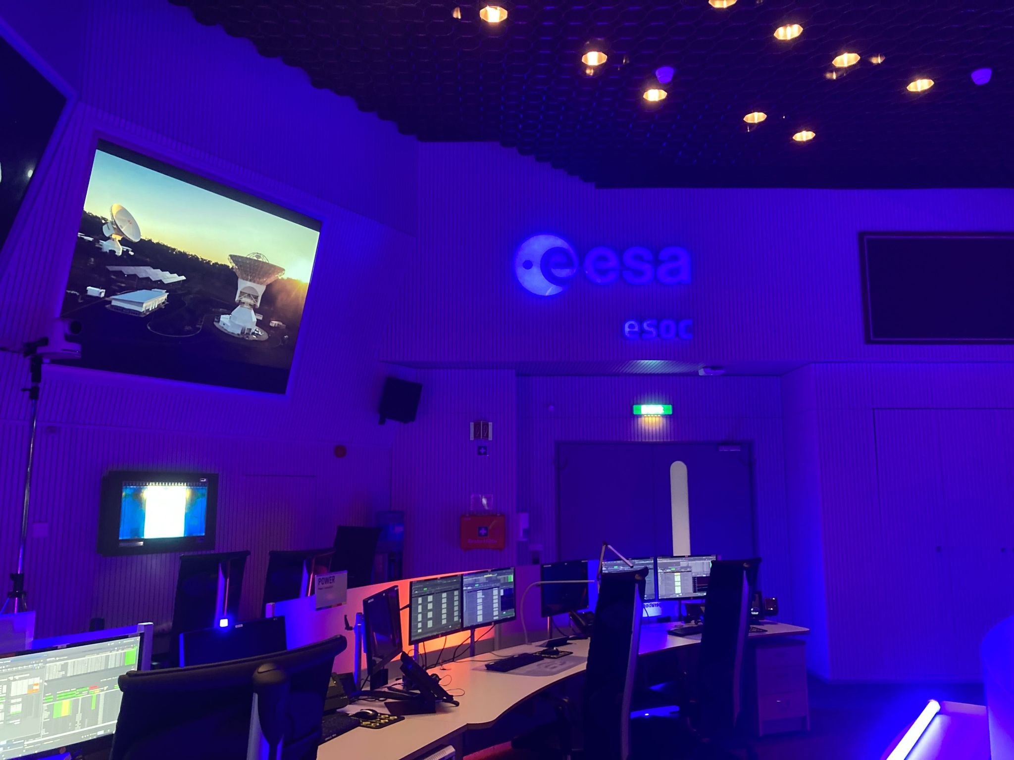 Der neue Erdbeobachtungssatellit soll vom Kontrollzentrum aus gesteuert werden. (Archivbild)