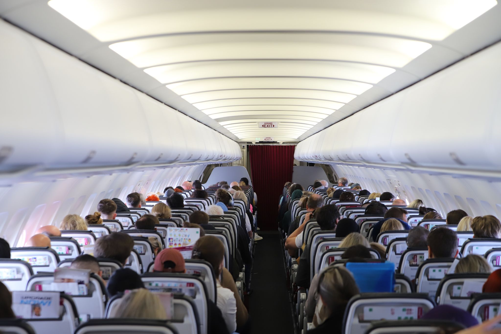 Bei Flugverspätung am besten dokumentieren: die Zeit, wann die Flugzeugtür geöffnet wird.