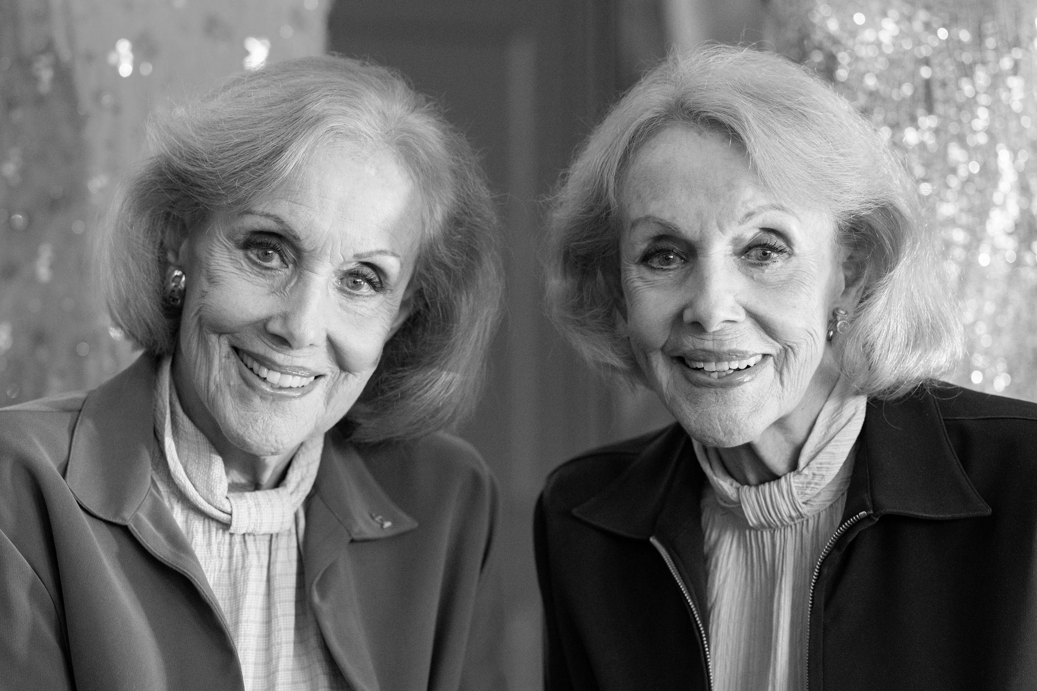 Alice (l.) und Ellen Kessler erlangten als Sängerinnen und Tänzerinnen international Berühmtheit. (Archivbild)