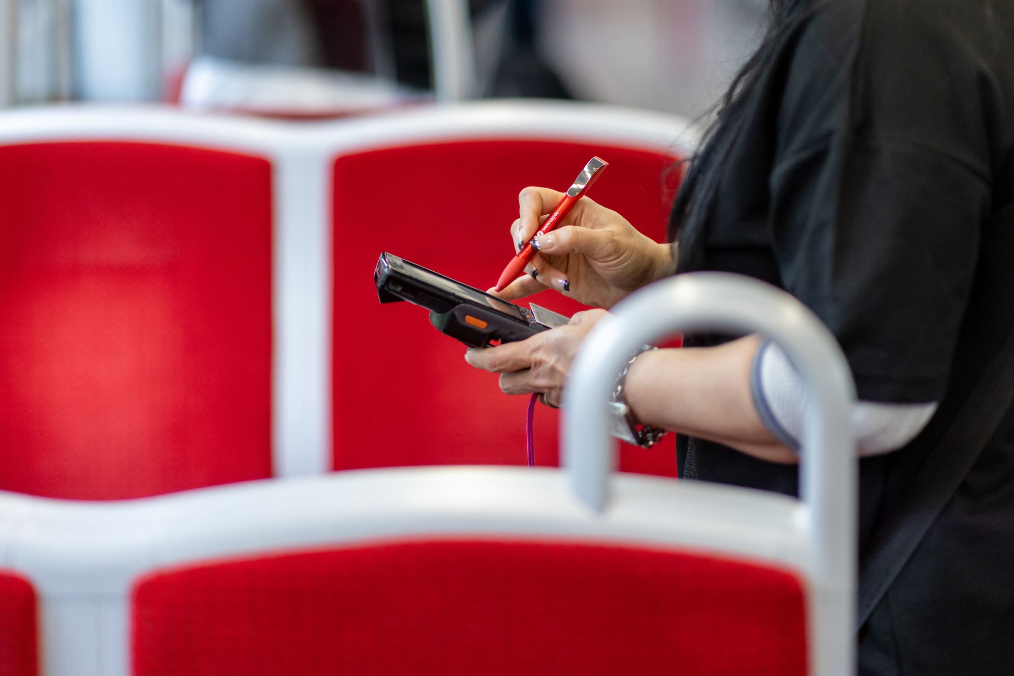 Kein Fahrschein bei der Kontrolle? Wird nachträglich belegt, dass ein gültiges Ticket vorhanden war, reduziert sich die Strafe erheblich.